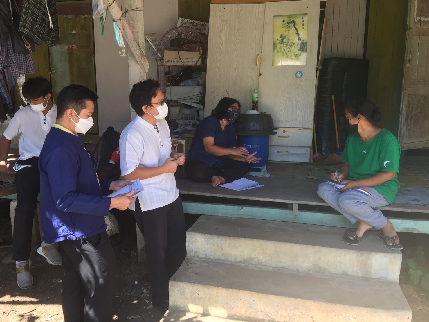 สพจ.ชลบุรี ลงพื้นที่ทดลองใช้แบบฟอร์มตรวจสอบข้อมูลครัวเรือนยากจน TPMAP