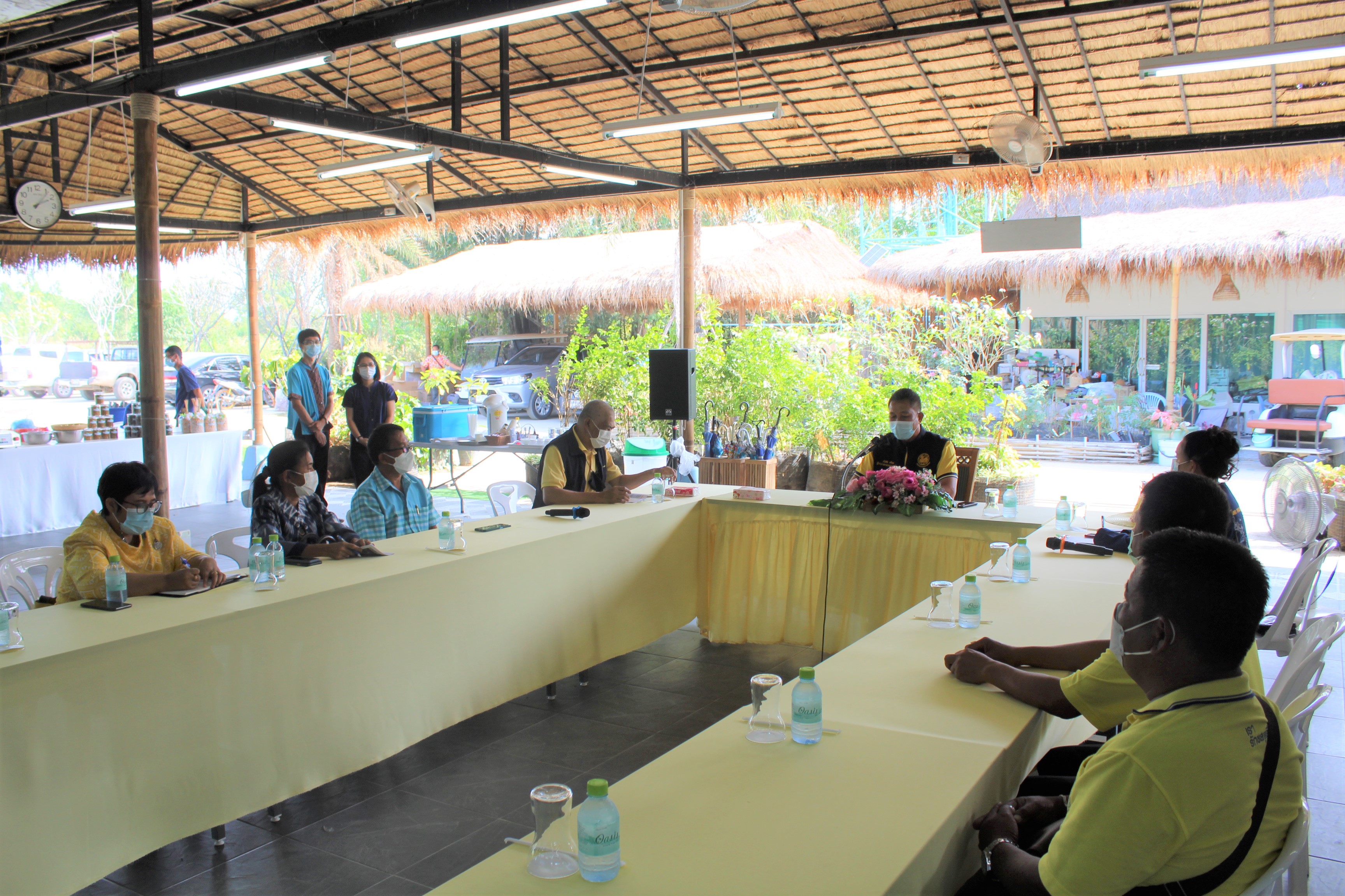 ผู้ตรวจราชการกระทรวงมหาดไทย ลงพื้นที่ตรวจเยี่ยม “โคก หนอง นา โมเดล” อ.พนัสนิคม