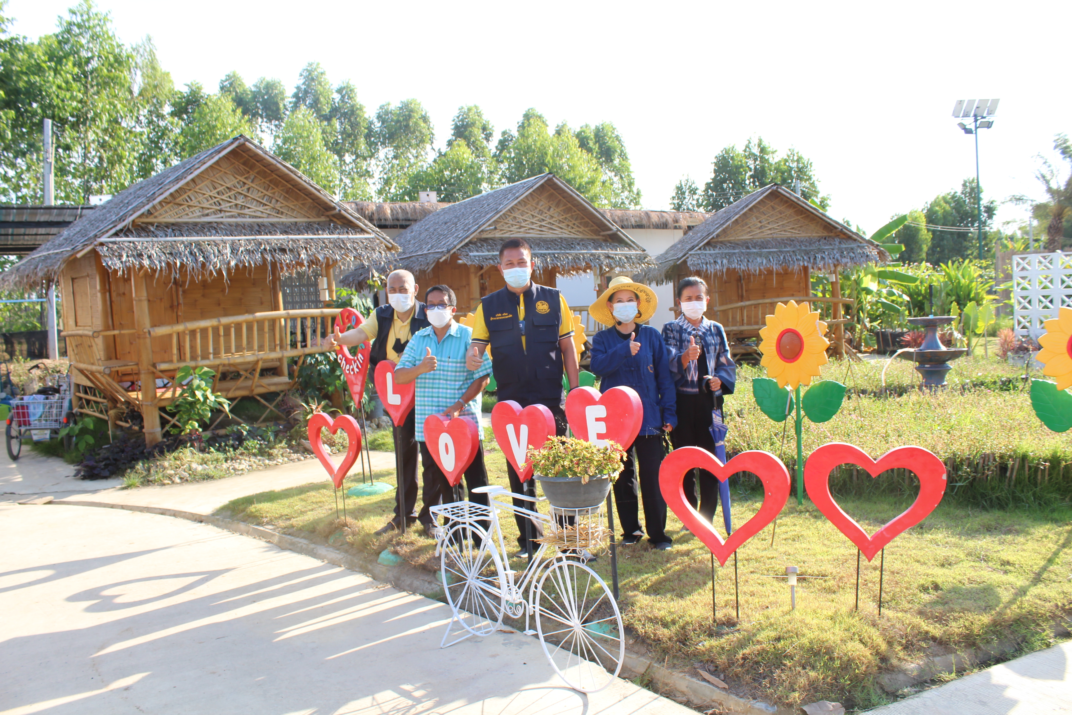 ผู้ตรวจราชการกระทรวงมหาดไทย ลงพื้นที่ตรวจเยี่ยม “โคก หนอง นา โมเดล” อ.พนัสนิคม