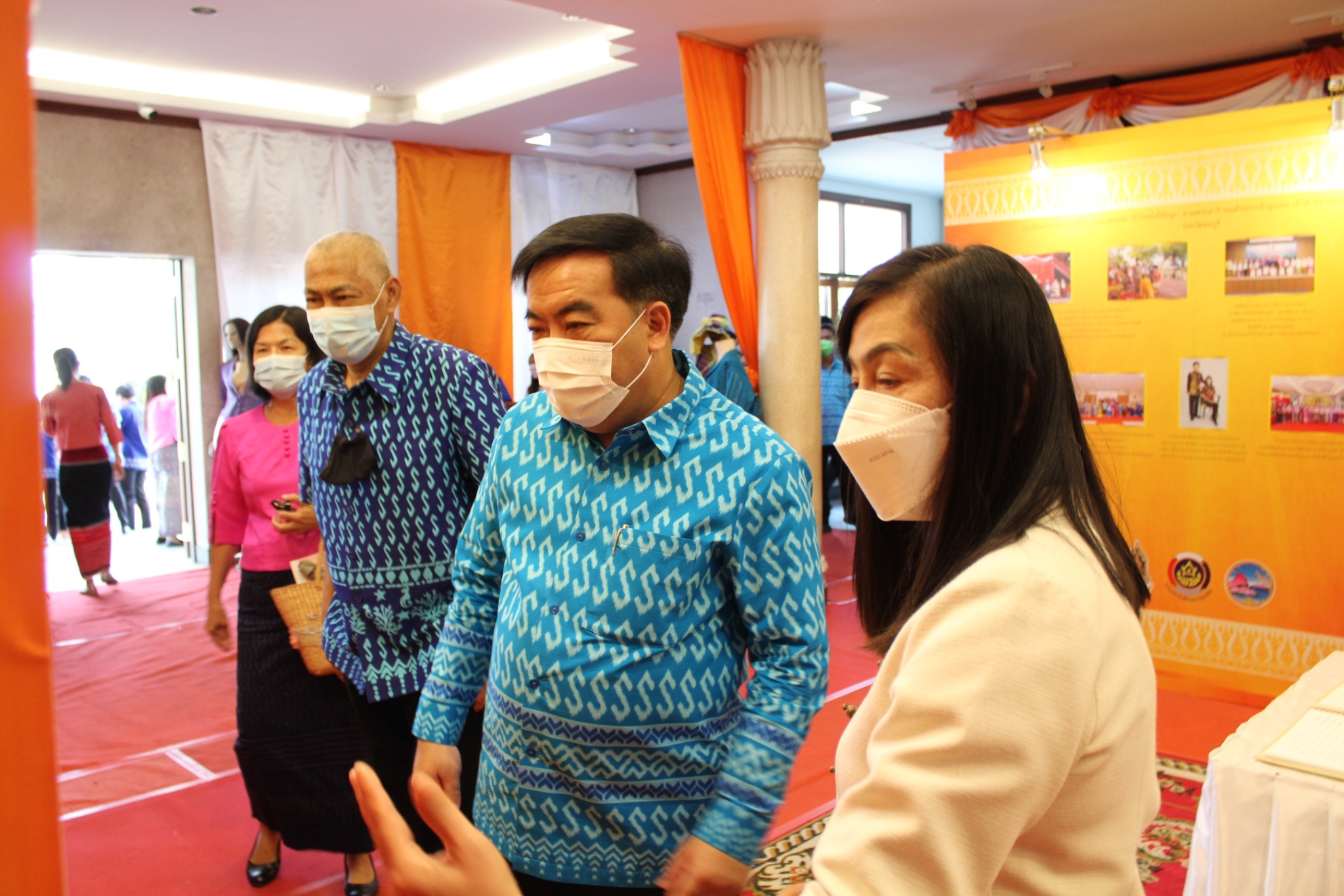 รองผู้ว่าราชการจังหวัดชลบุรี นำคณะเจ้าหน้าที่พัฒนาชุมชนชลบุรี ร่วมลงนามถวายพระพร สมเด็จพระเจ้าลูกเธอ เจ้าฟ้าสิริวัณณวรีฯ