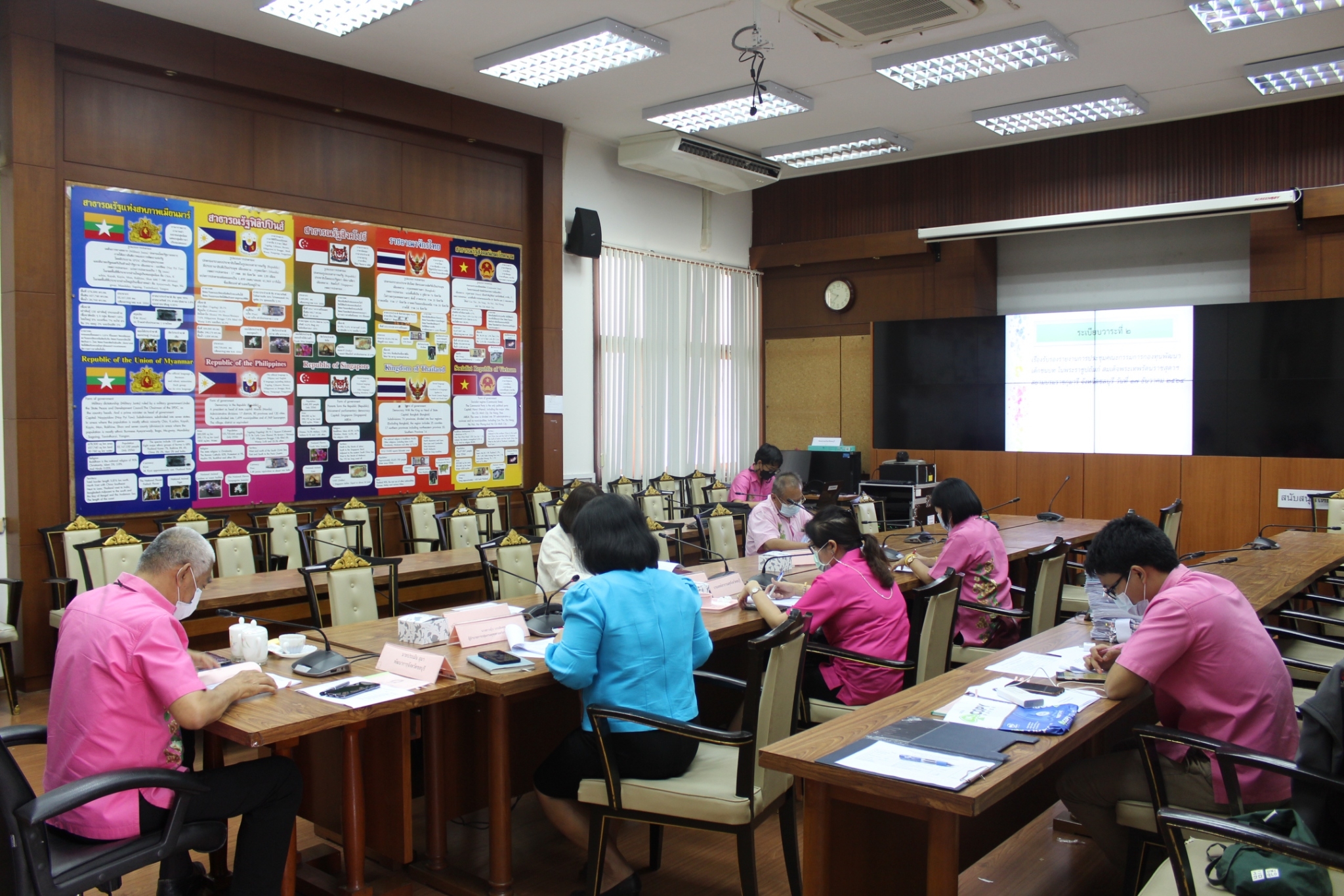 การประชุมคณะกรรมการบริหารกองทุนพัฒนาเด็กชนบทในพระราชูปถัมป์ สมเด็จพระเทพรัตนราชสุดาฯ สยามบรมราชกุมารี จังหวัดชลบุรี ประจำปี 2565