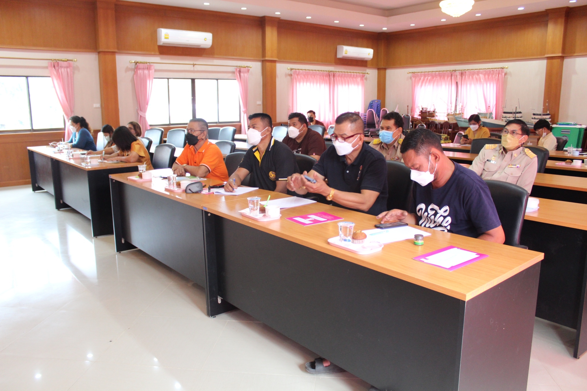สพจ.ชลบุรี จัดประชุมเตรียมความพร้อมการจัดทำสารสนเทศตำบลต้นแบบเพื่อพัฒนาคุณภาพชีวิต ต.แสมสาร อ.สัตหีบ