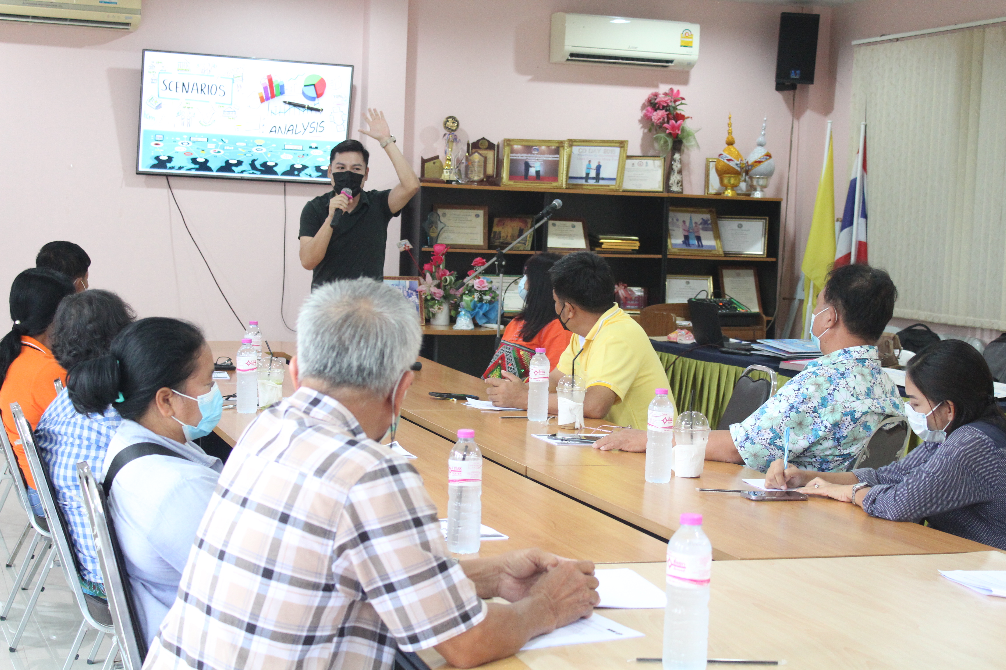 สพจ.ชลบุรี จัดประชุมเตรียมความพร้อมการจัดทำสารสนเทศตำบลต้นแบบเพื่อพัฒนาคุณภาพชีวิต ตำบลห้างสูง อำเภอหนองใหญ่