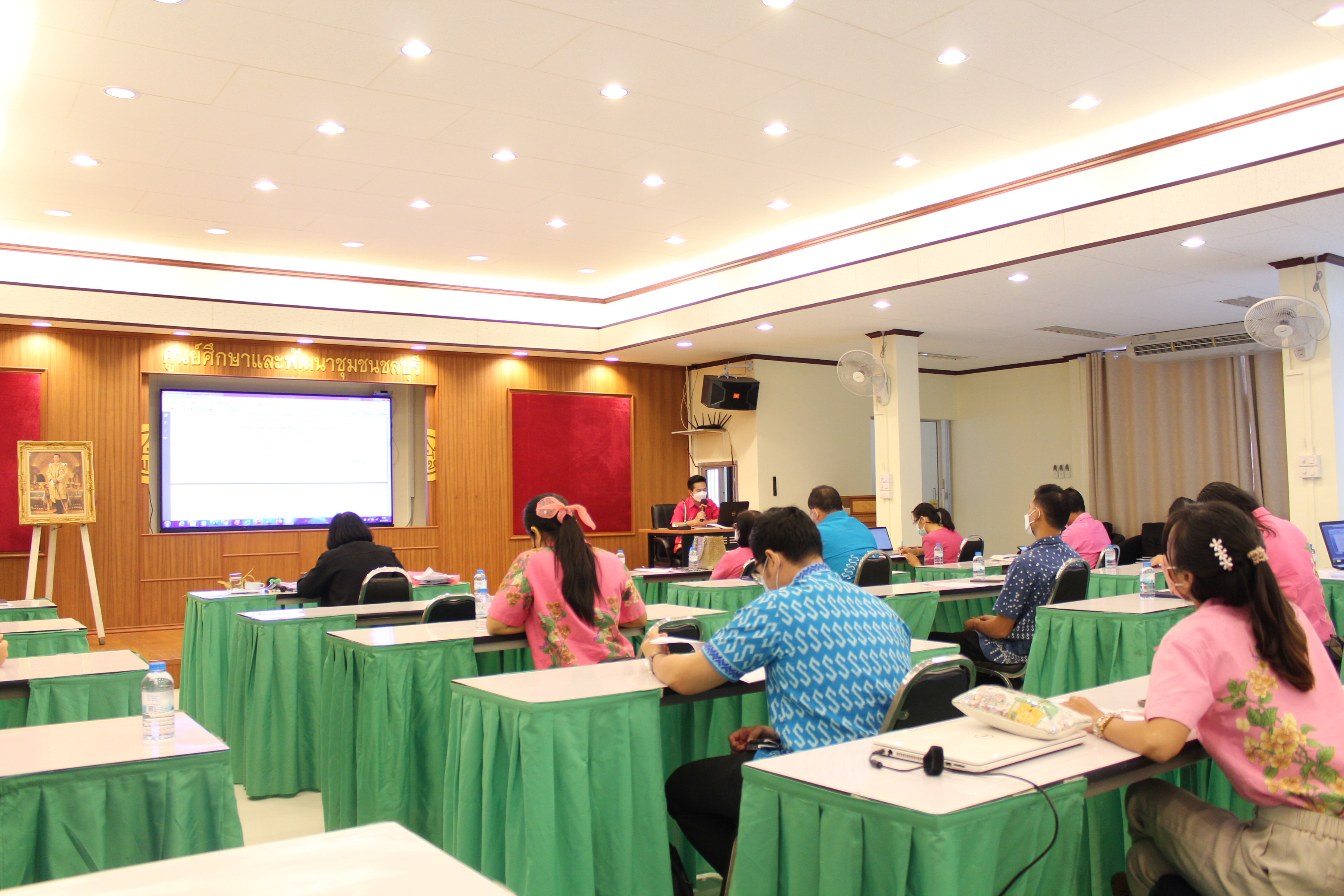 การประชุมคณะทำงานสนับสนุนการบริหารจัดการฐานข้อมูลขนาดใหญ่ (Big Data) กรมการพัฒนาชุมชน ของจังหวัดชลบุรี