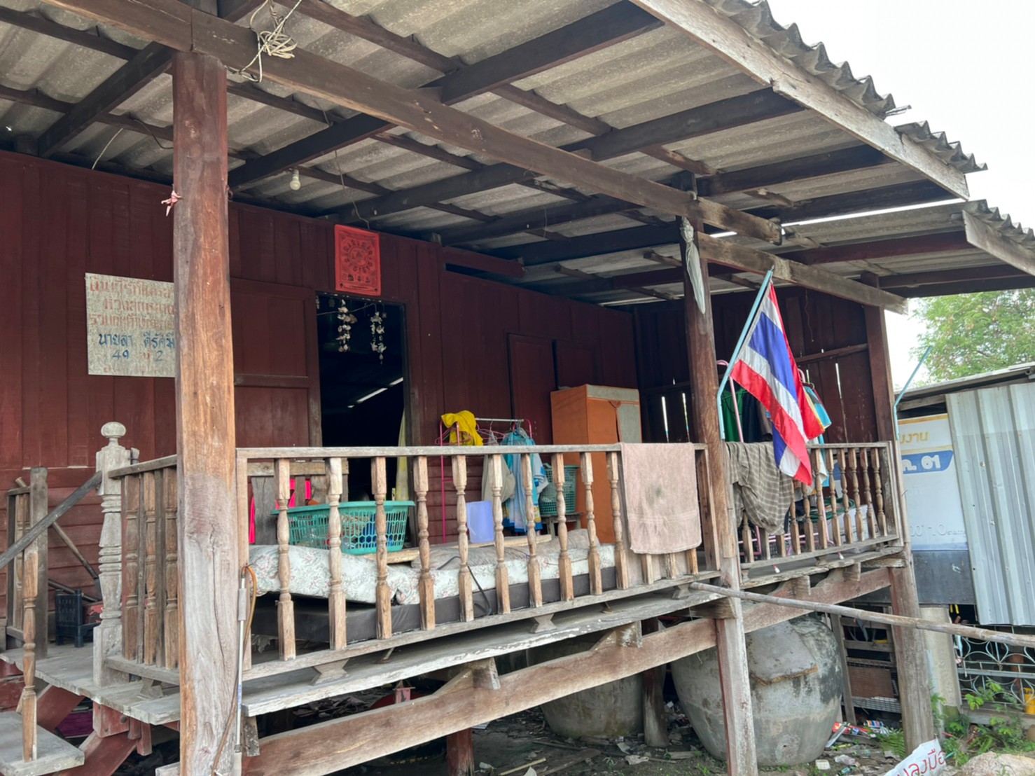 สพจ.ชลบุรี ลงพื้นที่ติดตามสนับสนุนและเยี่ยมครัวเรือนยากจนเป้าหมายอำเภอพานทอง