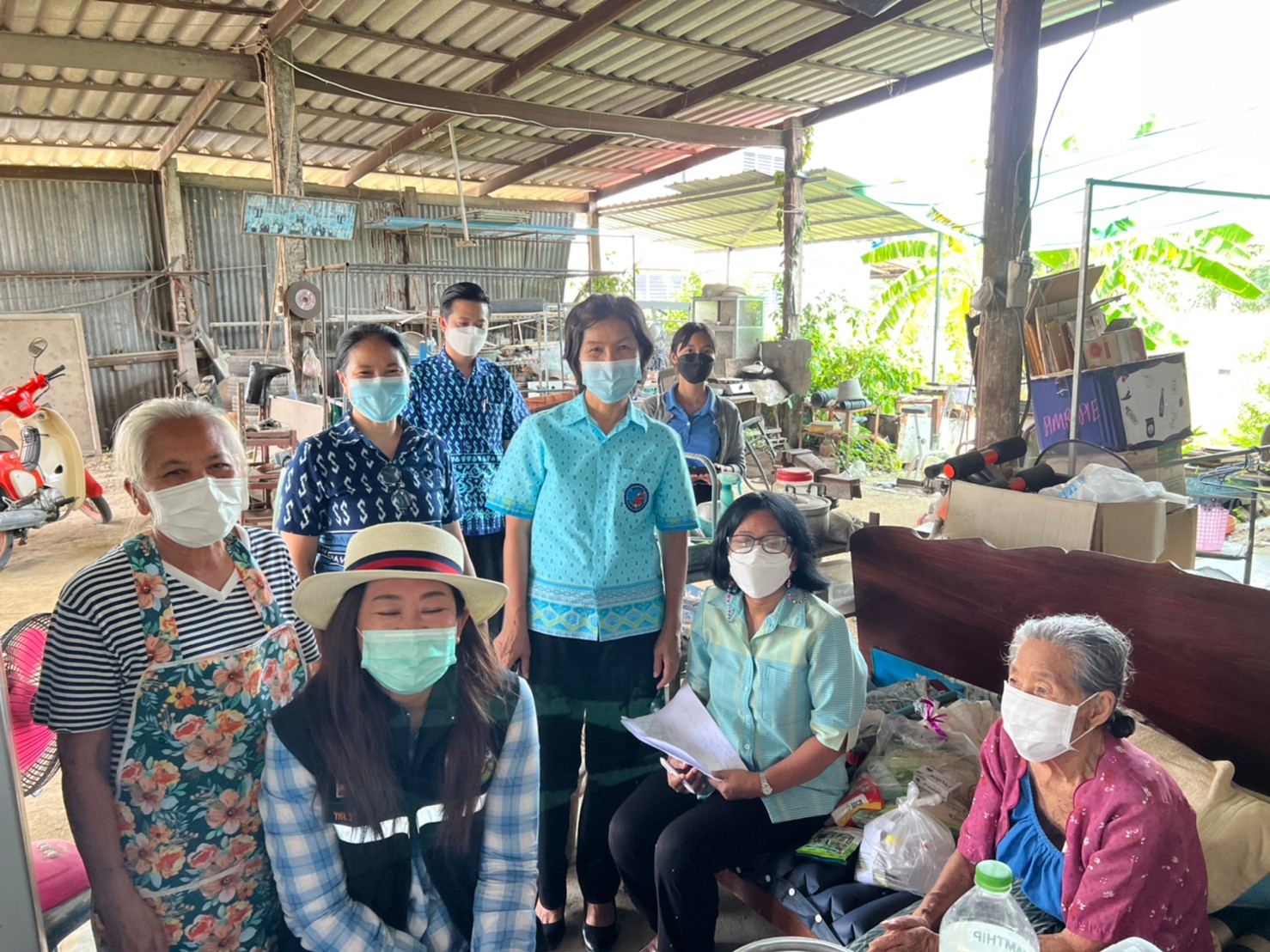 สพจ.ชลบุรี ลงพื้นที่ติดตามสนับสนุนและเยี่ยมครัวเรือนยากจนเป้าหมายอำเภอพานทอง