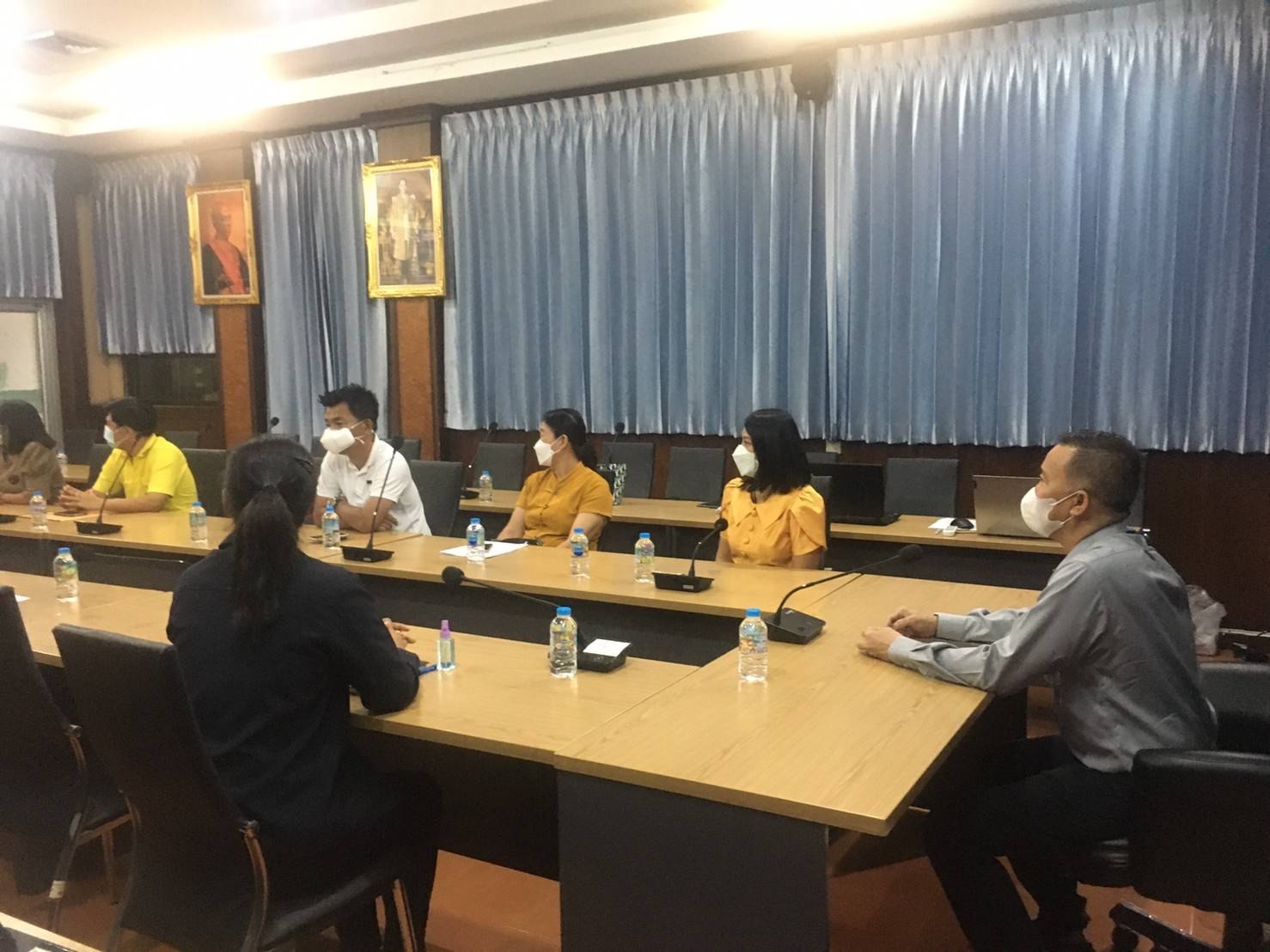 การประชุมเชิงปฏิบัติการเพื่อซักซ้อมแนวทางการขับเคลื่อนศูนย์อำนวยการขจัดความยากจนและพัฒนาคนทุกช่วงวัยอย่างยั่งยืน ตามหลักปรัชญาของเศรษฐกิจพอเพียง ในระดับพื้นที่ ปีงบประมาณ พ.ศ. 2565 (ภาคกลาง)