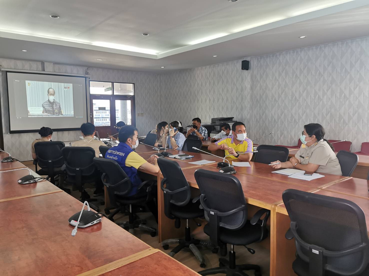 การประชุมเชิงปฏิบัติการเพื่อซักซ้อมแนวทางการขับเคลื่อนศูนย์อำนวยการขจัดความยากจนและพัฒนาคนทุกช่วงวัยอย่างยั่งยืน ตามหลักปรัชญาของเศรษฐกิจพอเพียง ในระดับพื้นที่ ปีงบประมาณ พ.ศ. 2565 (ภาคกลาง)