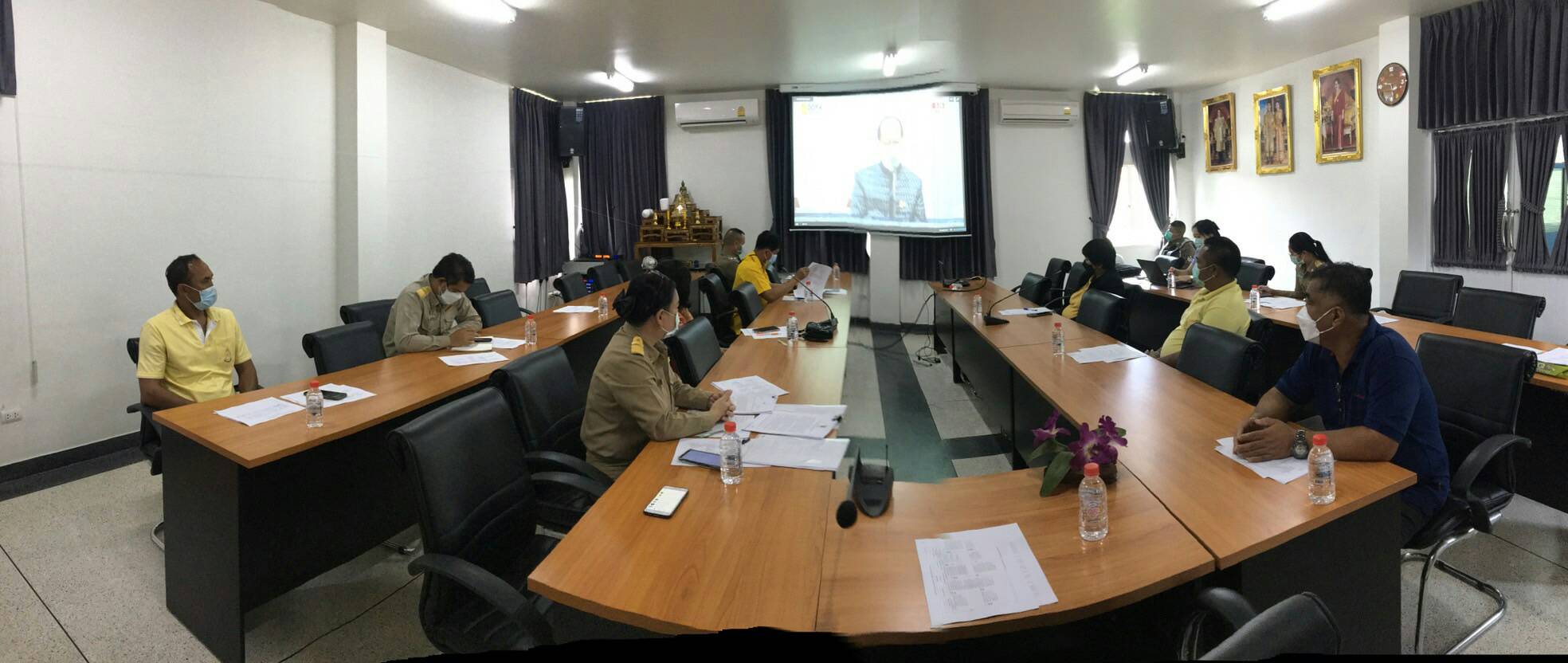 การประชุมเชิงปฏิบัติการเพื่อซักซ้อมแนวทางการขับเคลื่อนศูนย์อำนวยการขจัดความยากจนและพัฒนาคนทุกช่วงวัยอย่างยั่งยืน ตามหลักปรัชญาของเศรษฐกิจพอเพียง ในระดับพื้นที่ ปีงบประมาณ พ.ศ. 2565 (ภาคกลาง)