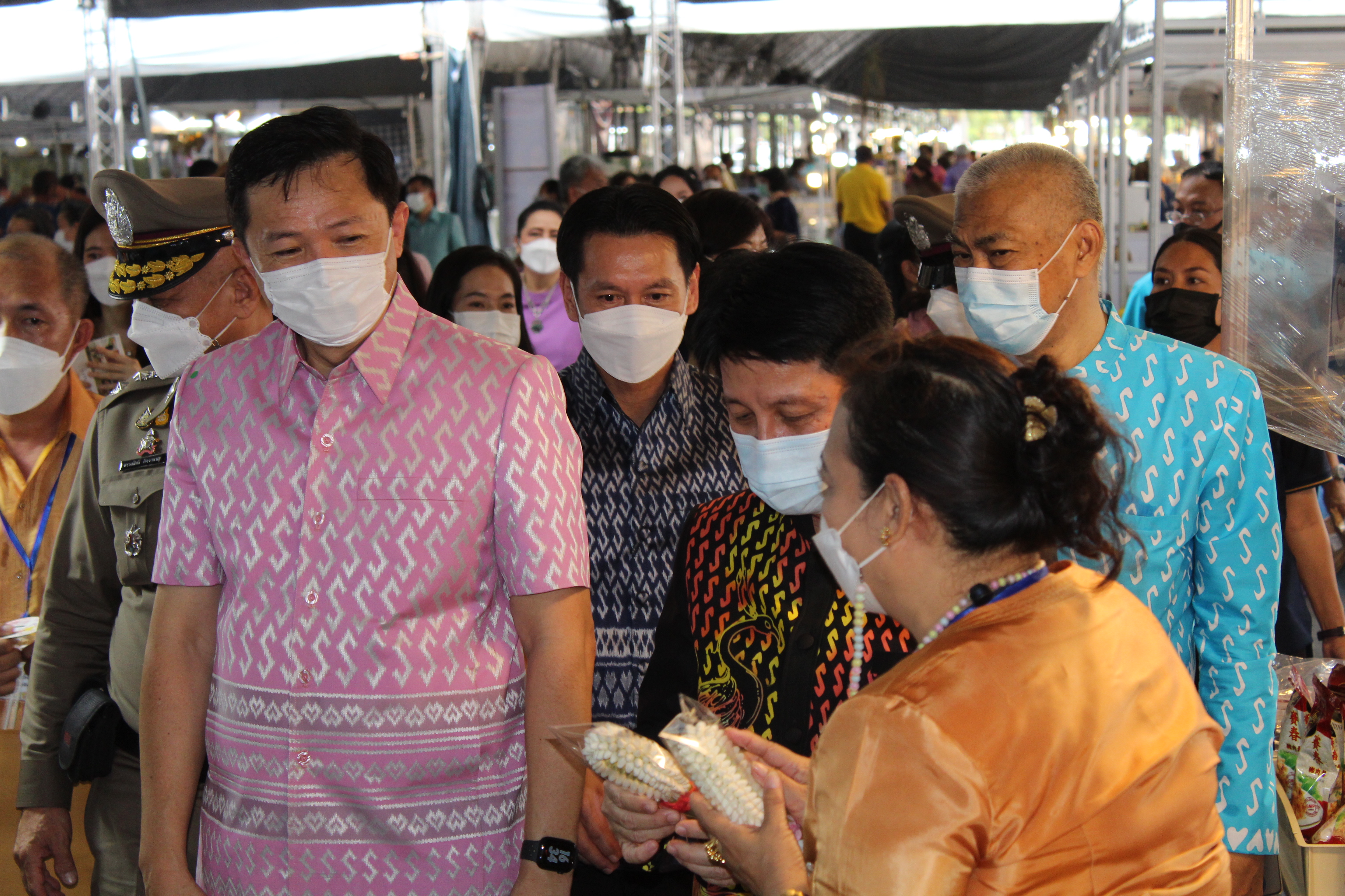 ผวจ.ชลบุรี เป็นประธานเปิดงาน “OTOP CHONBURI FAIR 2022”
