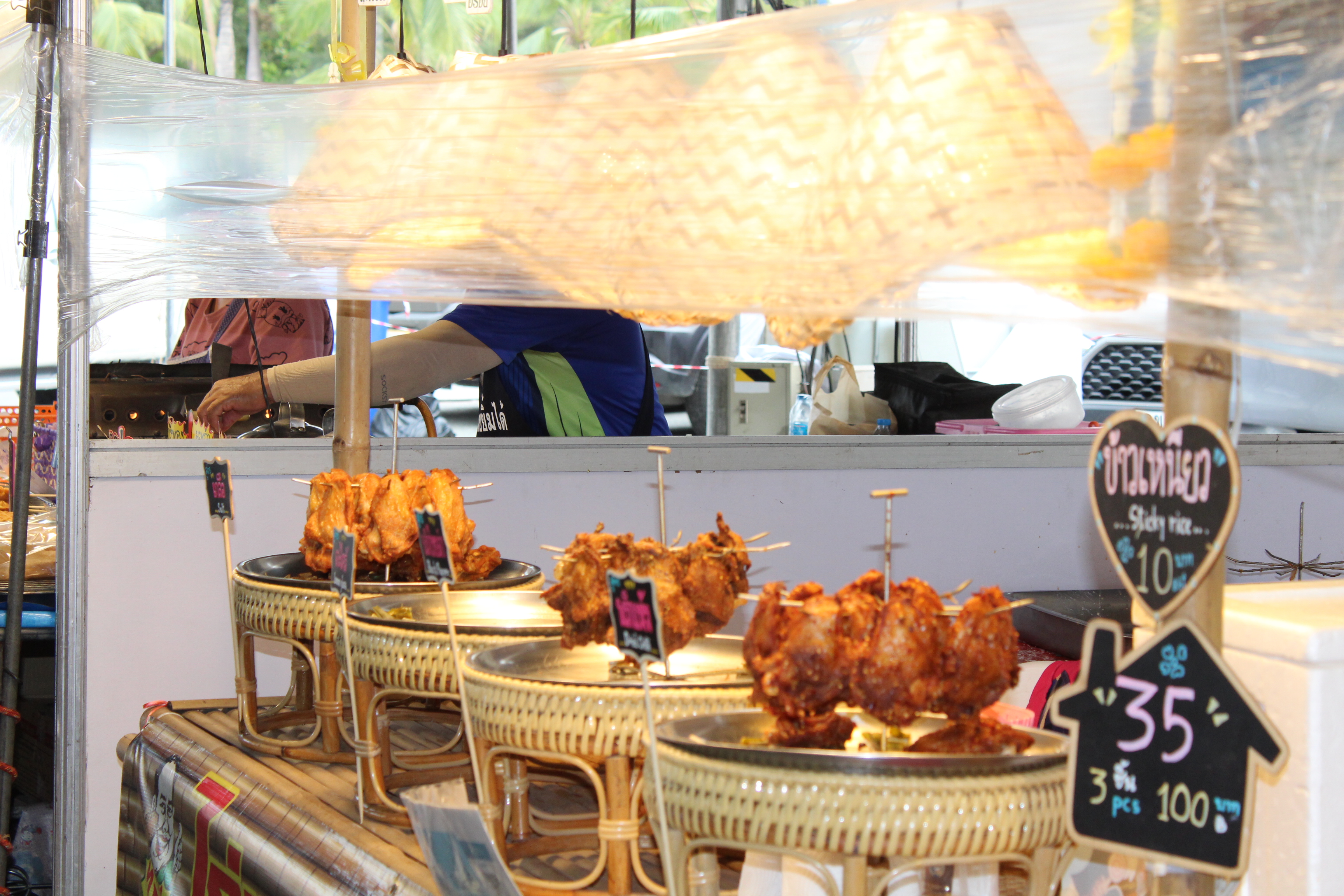 ผวจ.ชลบุรี เป็นประธานเปิดงาน “OTOP CHONBURI FAIR 2022”