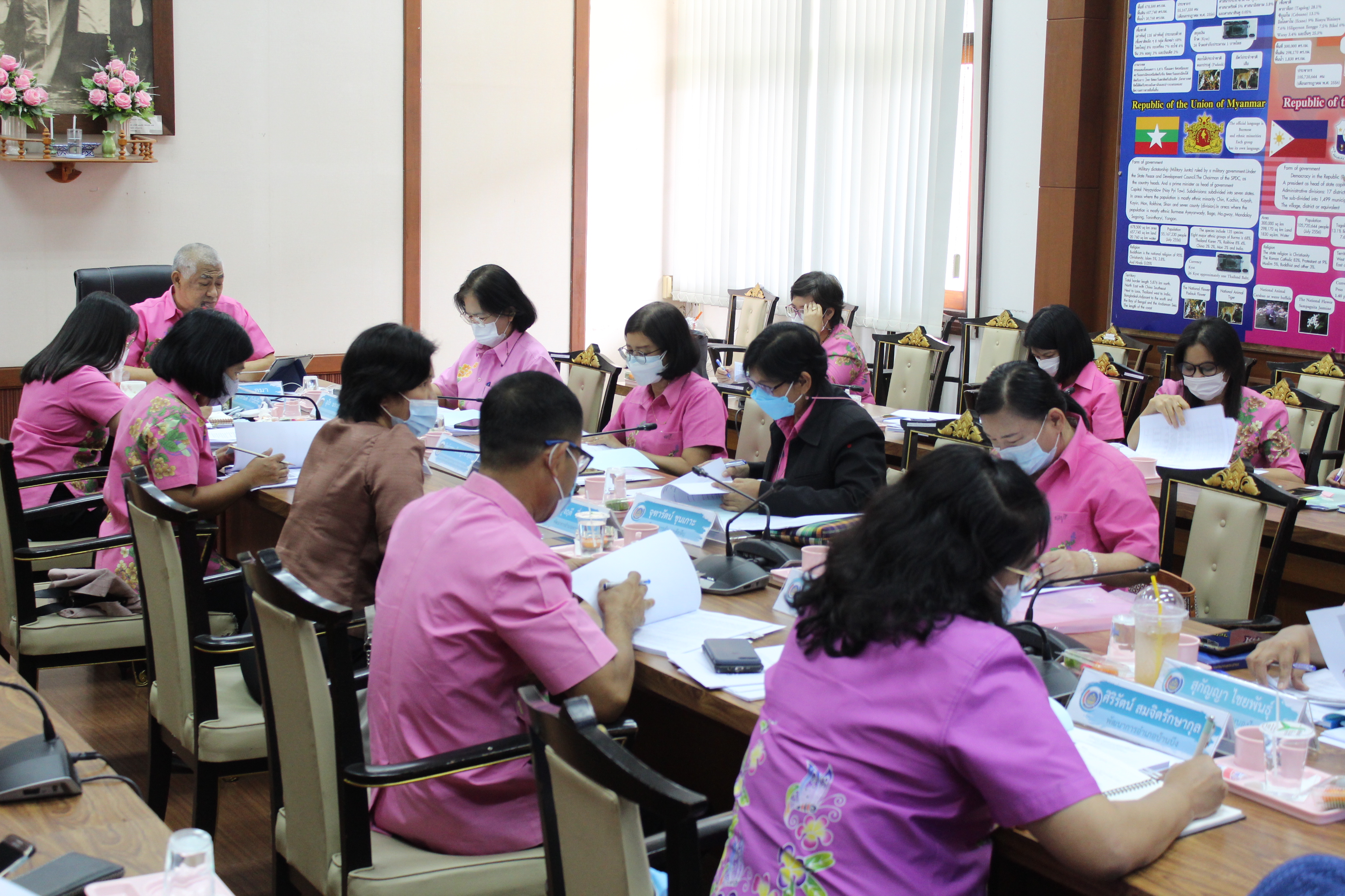 การประชุมผู้อำนวยการกลุ่มงานและพัฒนาการอำเภอในสังกัดสำนักงานพัฒนาชุมชนจังหวัดชลบุรี ครั้งที่ 4/2565