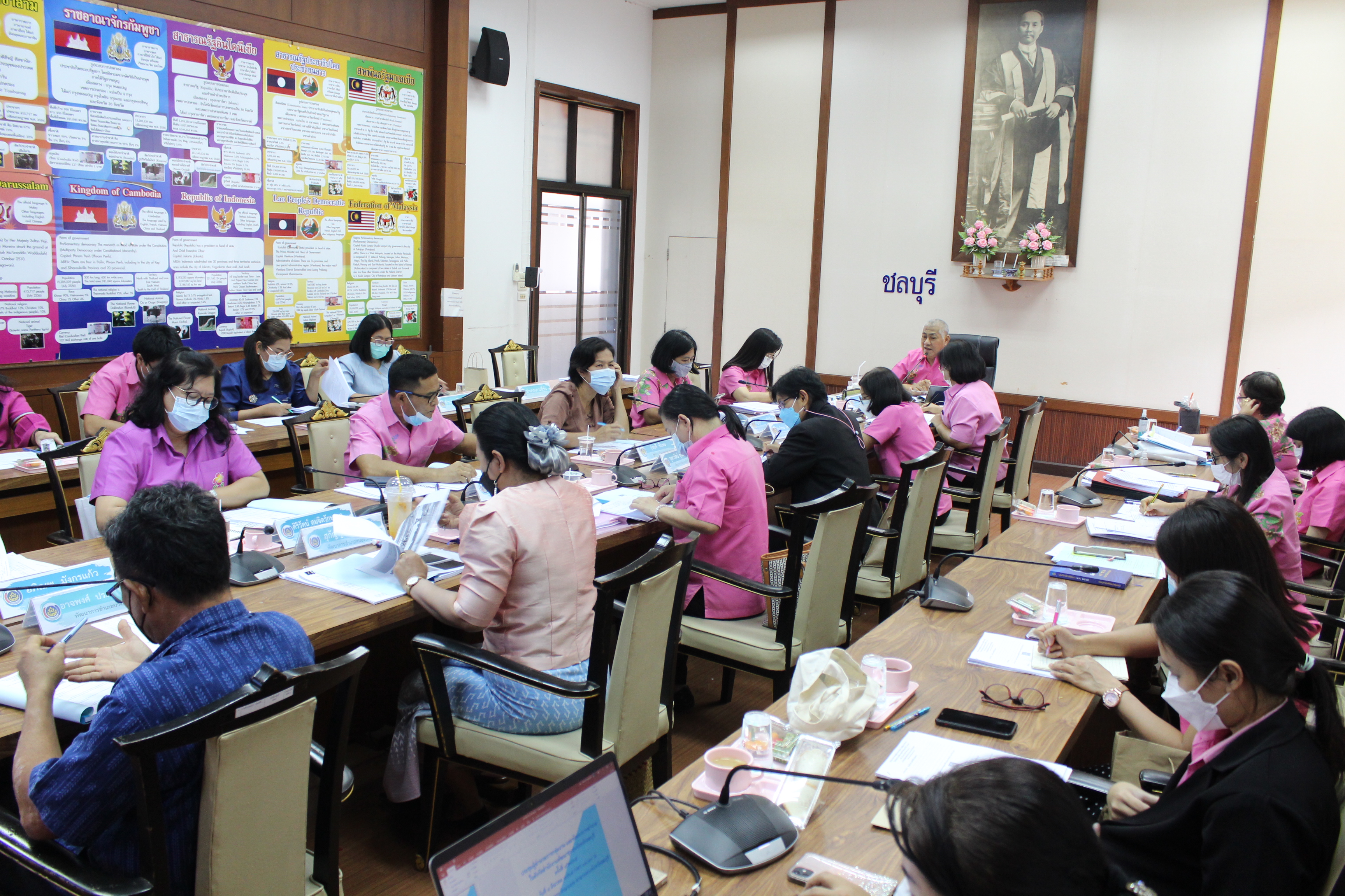 การประชุมผู้อำนวยการกลุ่มงานและพัฒนาการอำเภอในสังกัดสำนักงานพัฒนาชุมชนจังหวัดชลบุรี ครั้งที่ 4/2565