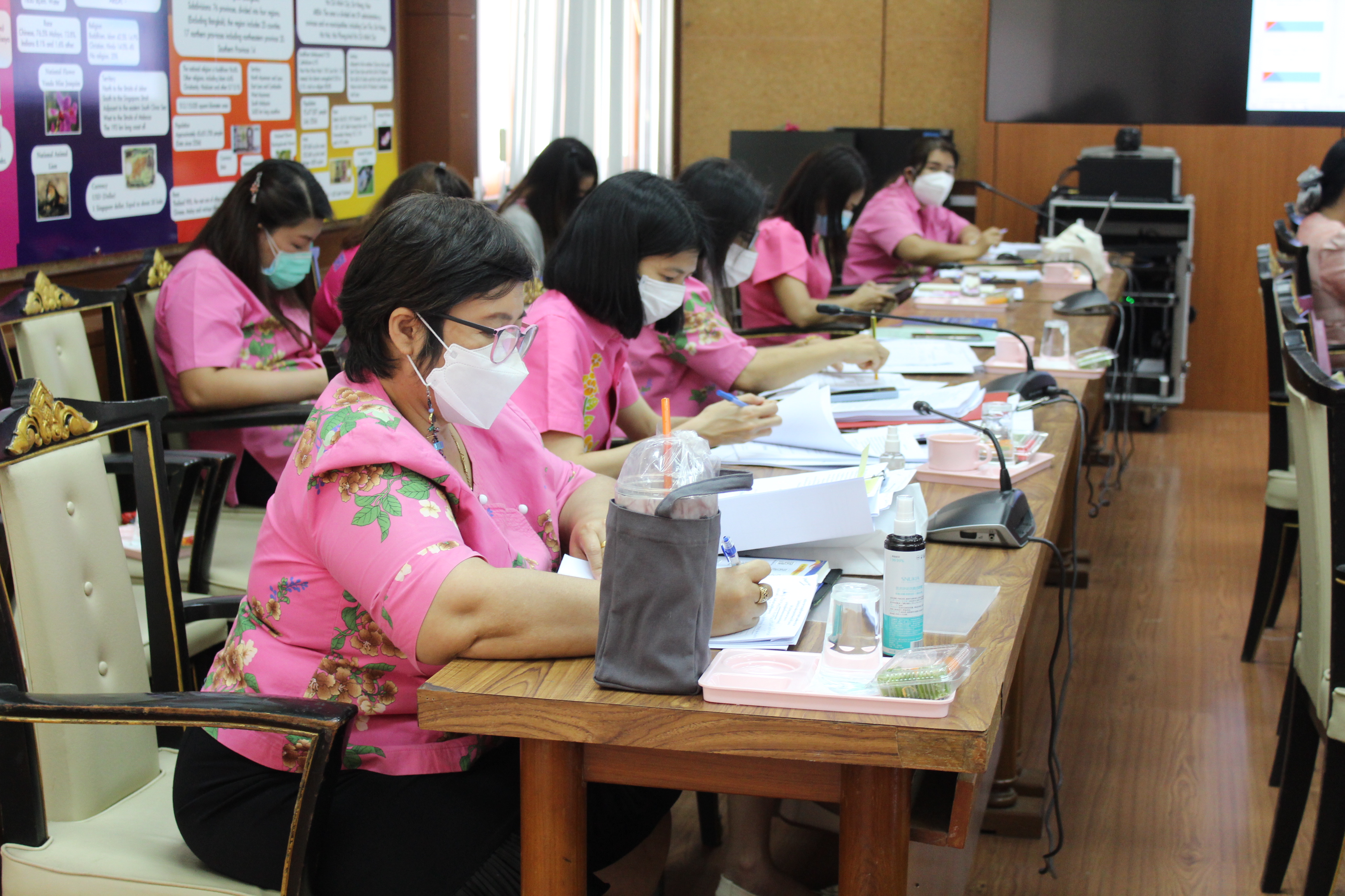 การประชุมผู้อำนวยการกลุ่มงานและพัฒนาการอำเภอในสังกัดสำนักงานพัฒนาชุมชนจังหวัดชลบุรี ครั้งที่ 4/2565