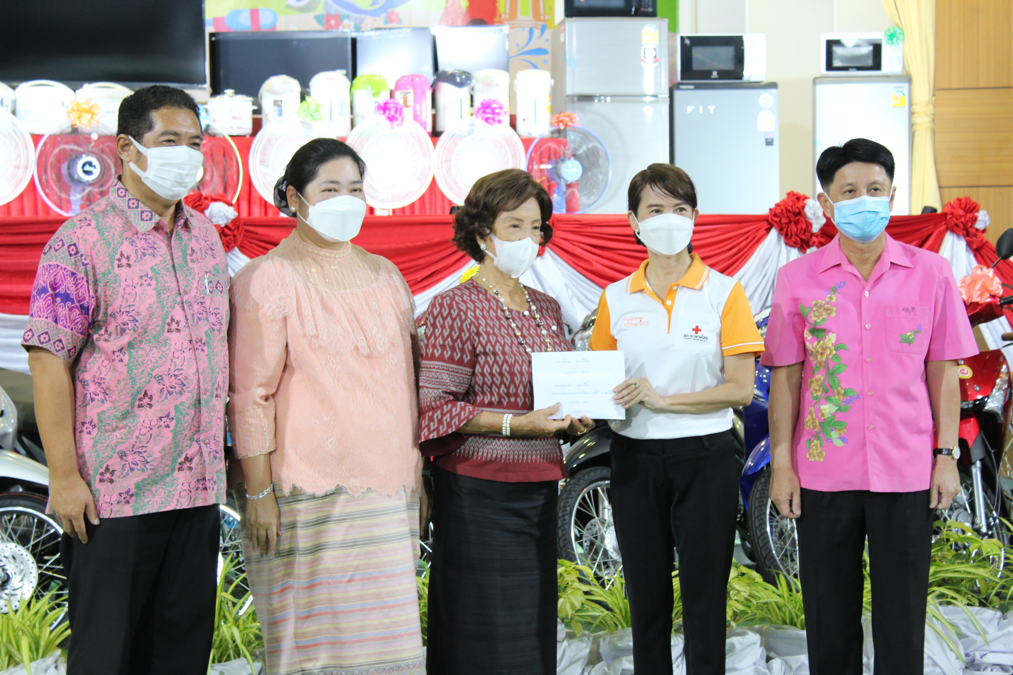 จังหวัดชลบุรี จัดงาน “วันรวมน้ำใจ” กาชาดจังหวัดชลบุรี