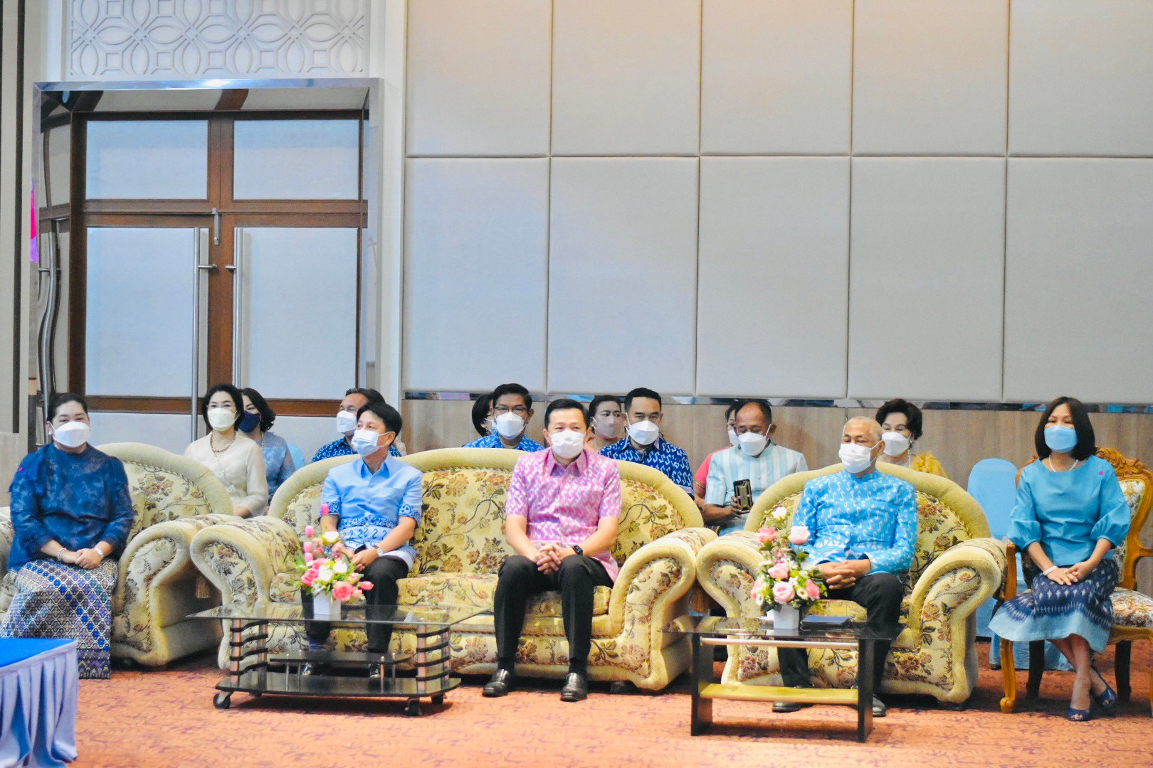 จังหวัดชลบุรี จัดโครงการสตรีชลบุรีรักษ์ไทย เสริมสร้างความมั่นใจ อยู่อย่างไรให้ผ่านพ้นวิกฤตโควิด-19