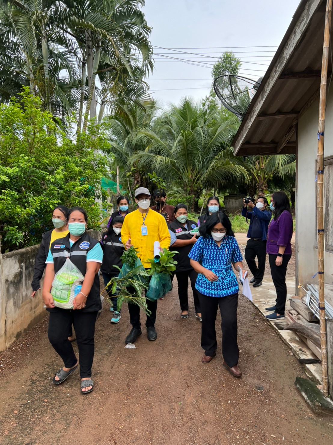 สพจ.ชลบุรี ลงพื้นที่ติดตามสนับสนุนและเยี่ยมครัวเรือนยากจนเป้าหมายอำเภอหนองใหญ่