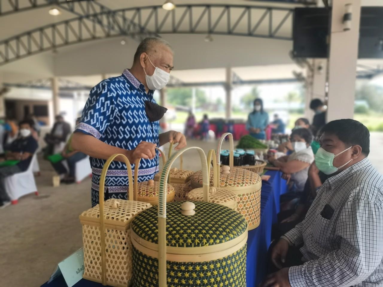 พช.ชลบุรี จัดกิจกรรม “มหกรรมการออม ลดความเหลื่อมล้ำของประชาชน” เนื่องในวันคล้ายวันก่อตั้งกลุ่มออมทรัพย์เพื่อการผลิต ครบรอบ 48 ปี