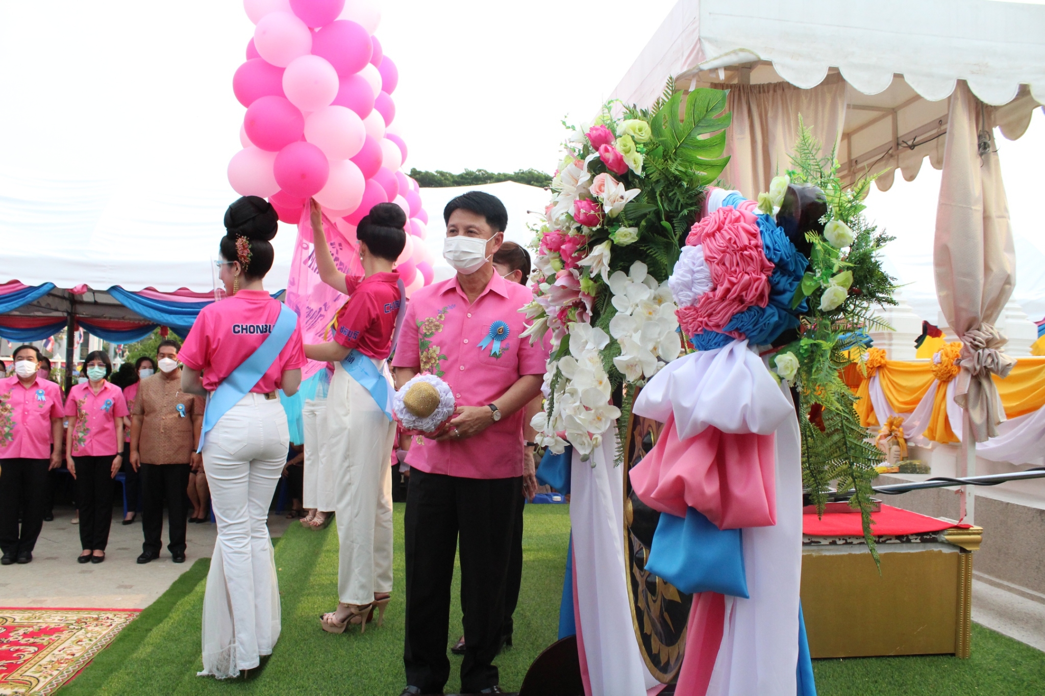 ผู้ว่าราชการจังหวัดชลบุรี เปิดงานนมัสการพระพุทธสิหิงค์ฯ และงานสงกรานต์ จังหวัดชลบุรี ประจำปี 2565