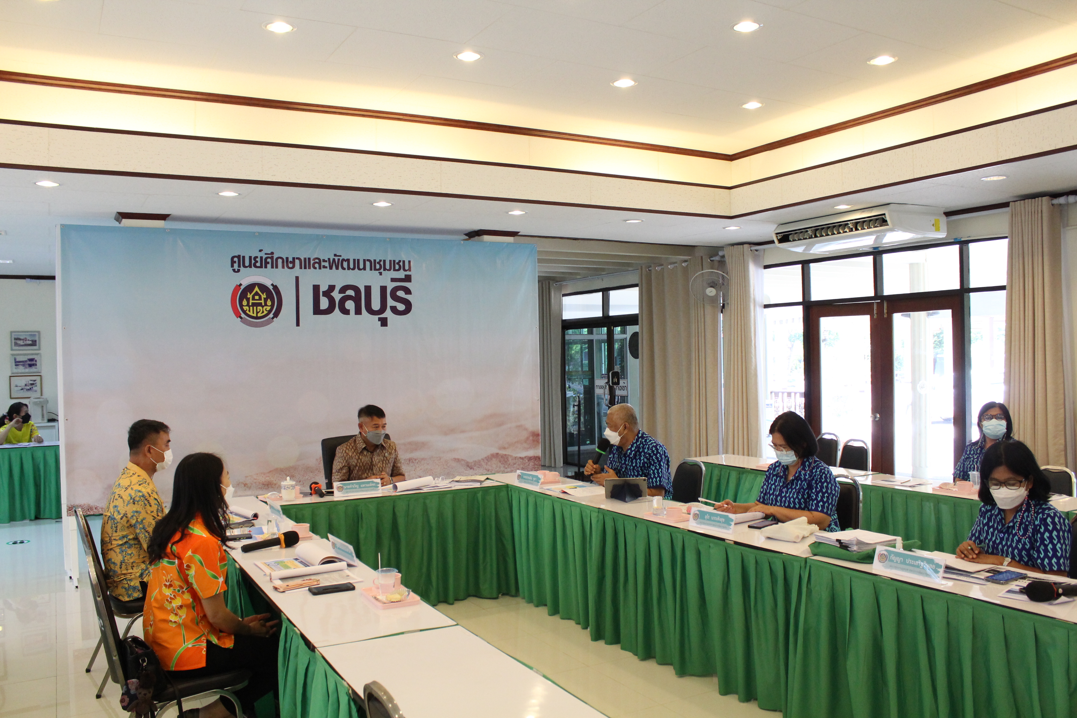 ผู้ตรวจราชการกรมการพัฒนาชุมชนตรวจติดตามผลการดำเนินงาน ศจพ. จังหวัดชลบุรี