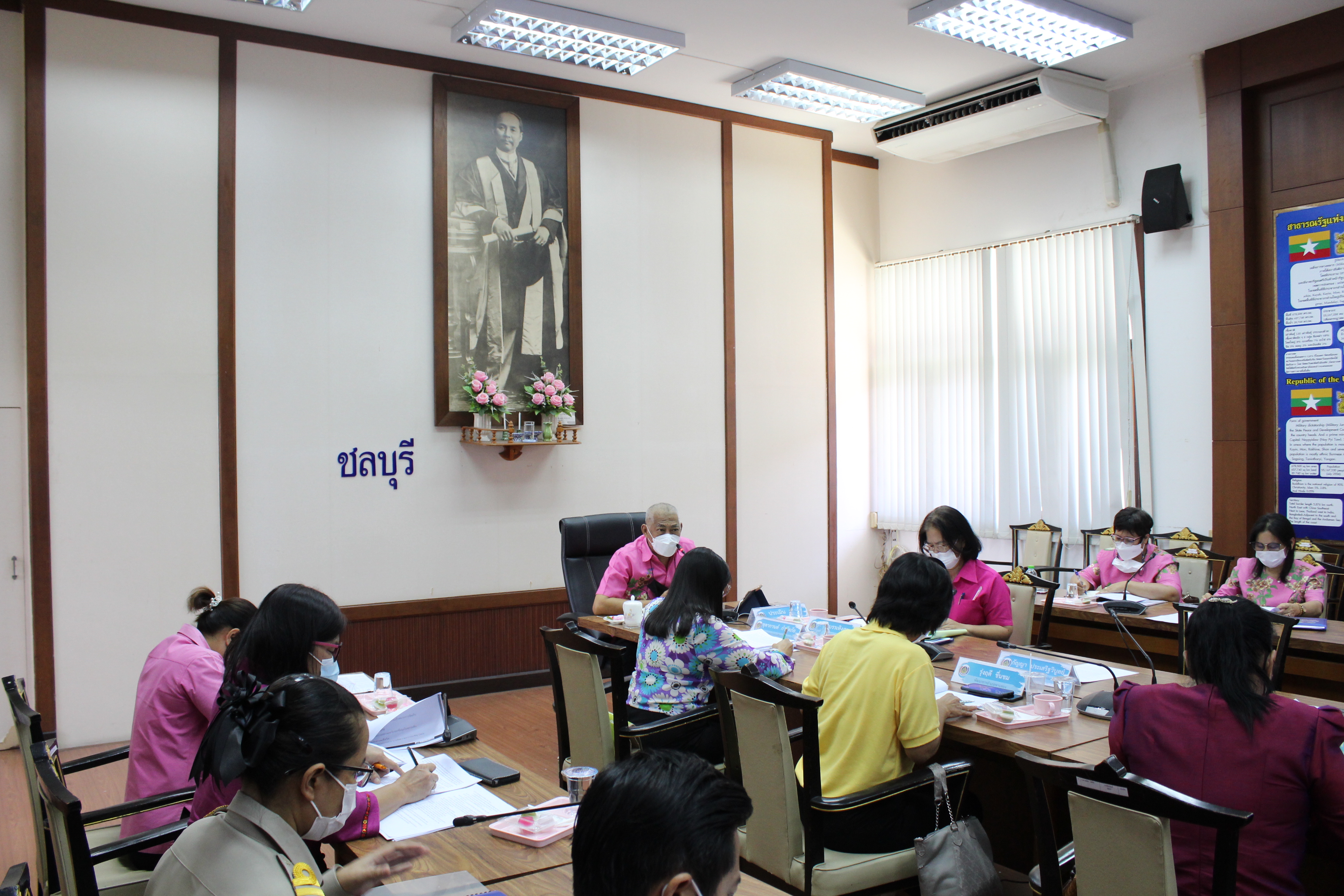 การประชุมผู้อำนวยการกลุ่มงานและพัฒนาการอำเภอในสังกัดสำนักงานพัฒนาชุมชนจังหวัดชลบุรี ครั้งที่ 5/2565 