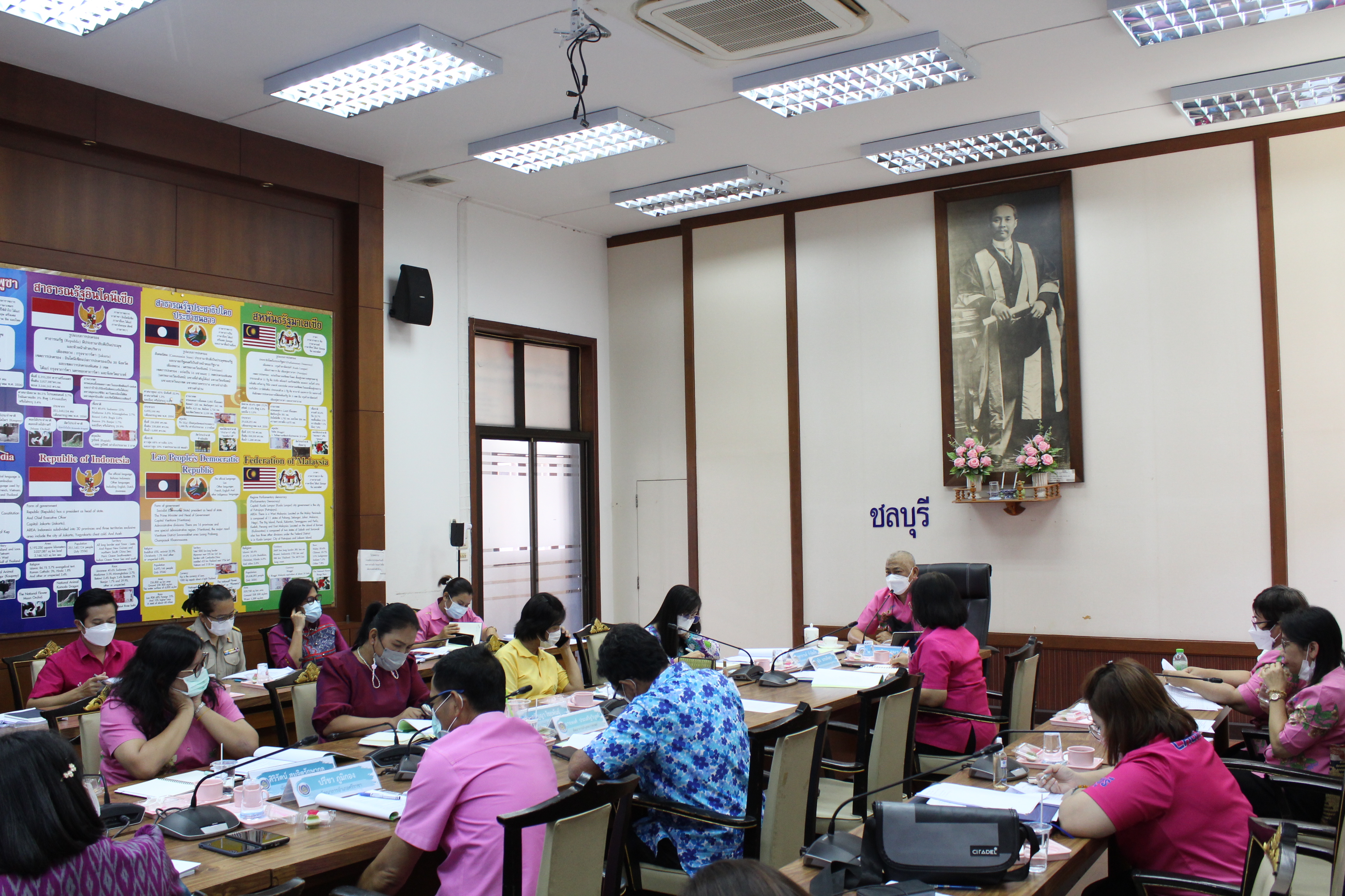 การประชุมผู้อำนวยการกลุ่มงานและพัฒนาการอำเภอในสังกัดสำนักงานพัฒนาชุมชนจังหวัดชลบุรี ครั้งที่ 5/2565 