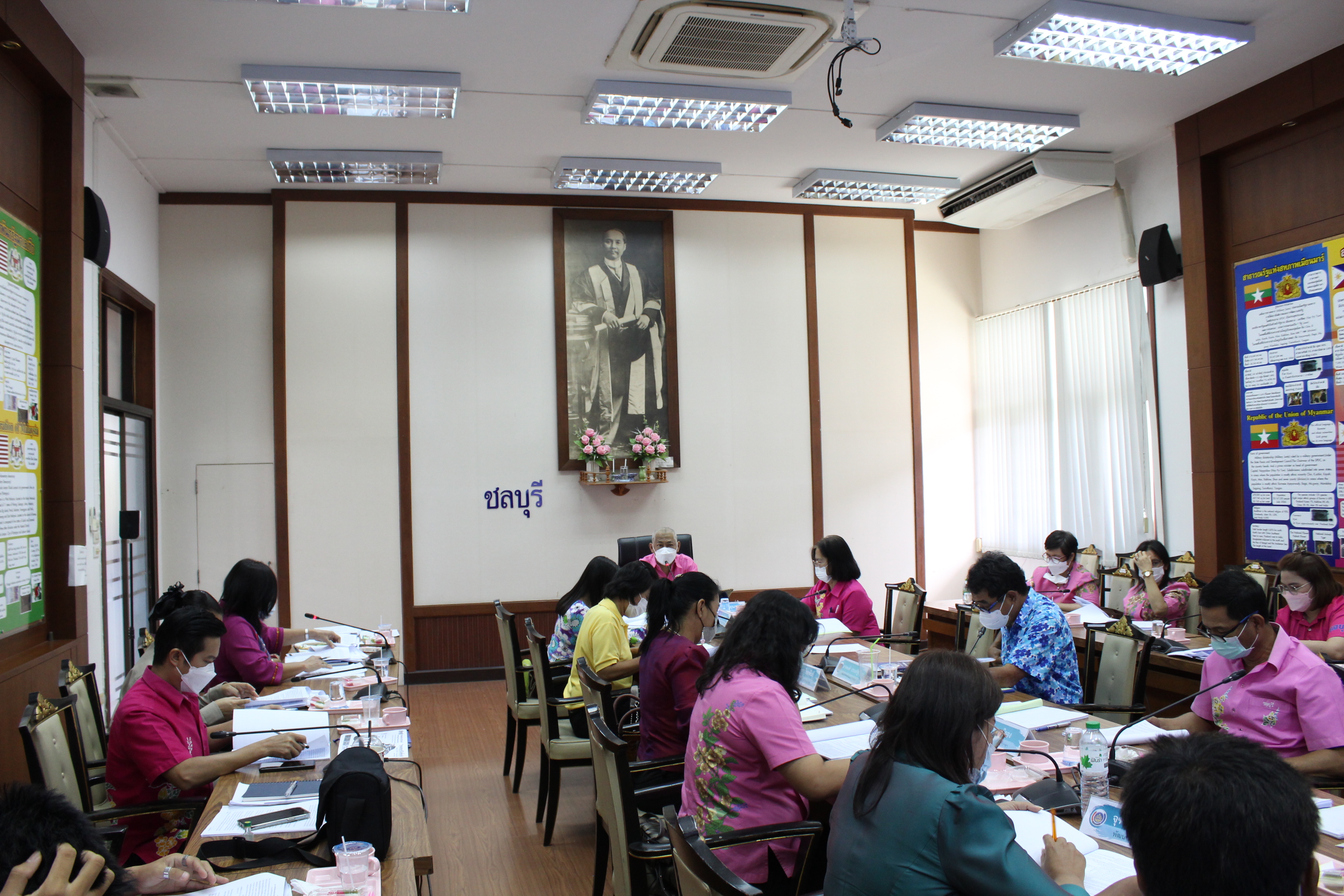 การประชุมผู้อำนวยการกลุ่มงานและพัฒนาการอำเภอในสังกัดสำนักงานพัฒนาชุมชนจังหวัดชลบุรี ครั้งที่ 5/2565 