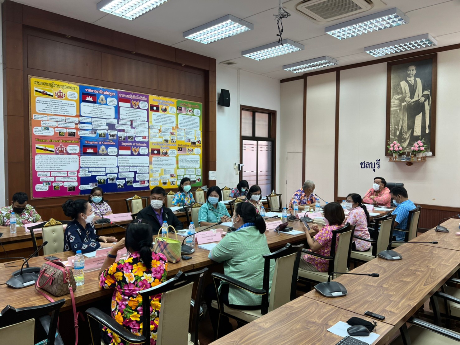 การประชุมคณะอนุกรรมการบริหารกองทุนพัฒนาบทบาทสตรีจังหวัดชลบุรี ครั้งที่ 6/2565