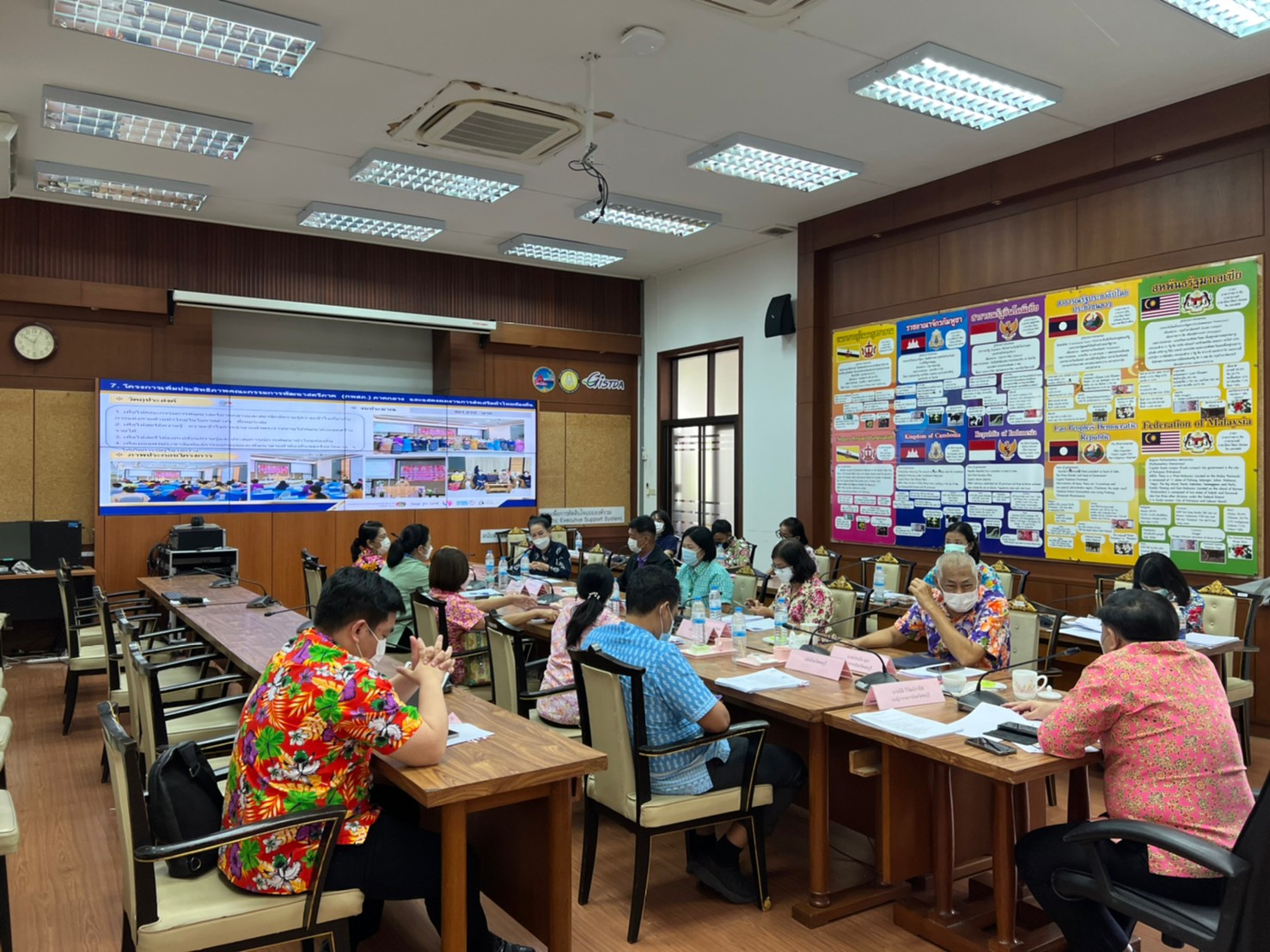 การประชุมคณะอนุกรรมการบริหารกองทุนพัฒนาบทบาทสตรีจังหวัดชลบุรี ครั้งที่ 6/2565