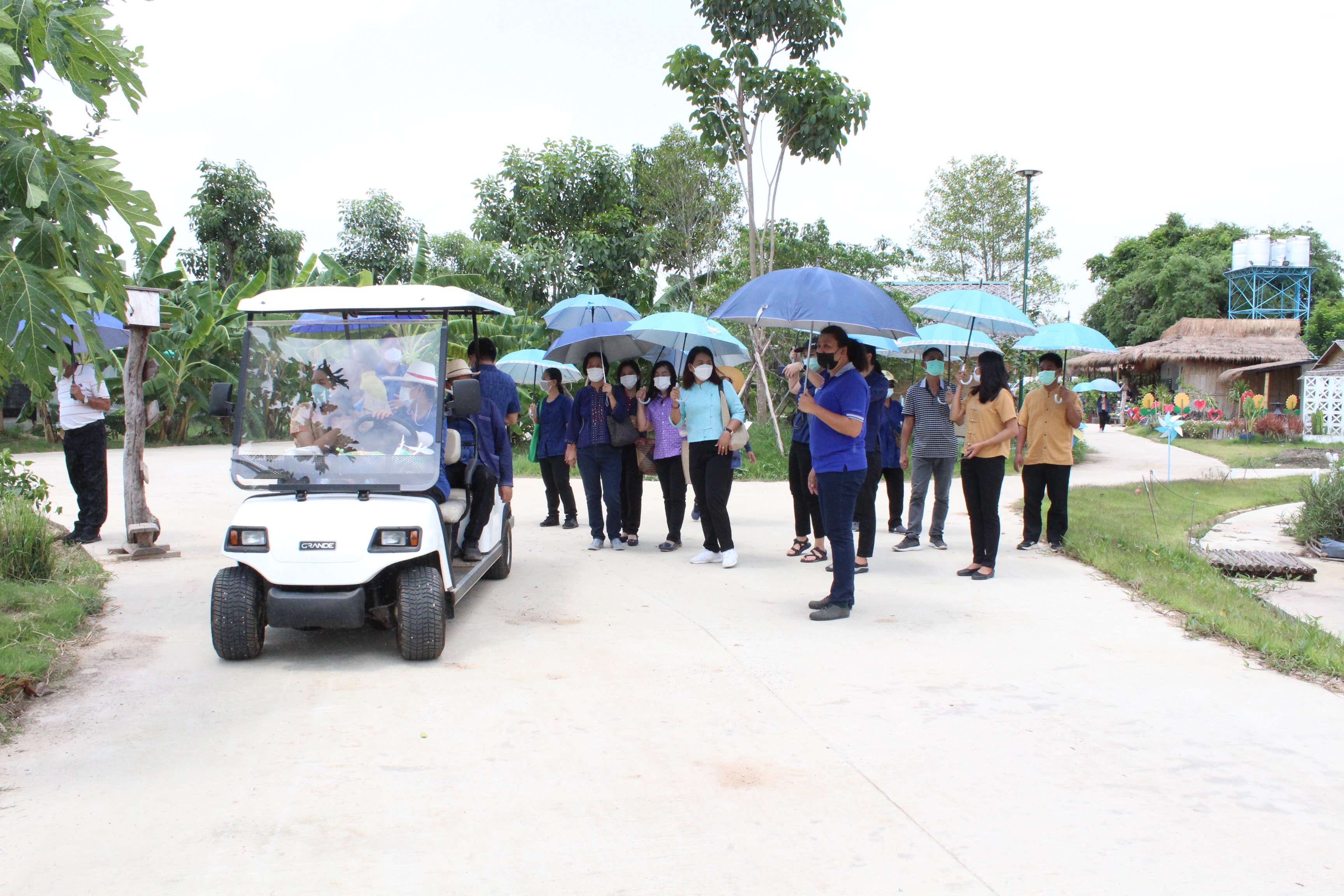 รองอธิบดีกรมการพัฒนาชุมชน ลงพื้นที่ตรวจเยี่ยมผลการดำเนินงานโครงการ “โคก หนอง นา โมเดล”