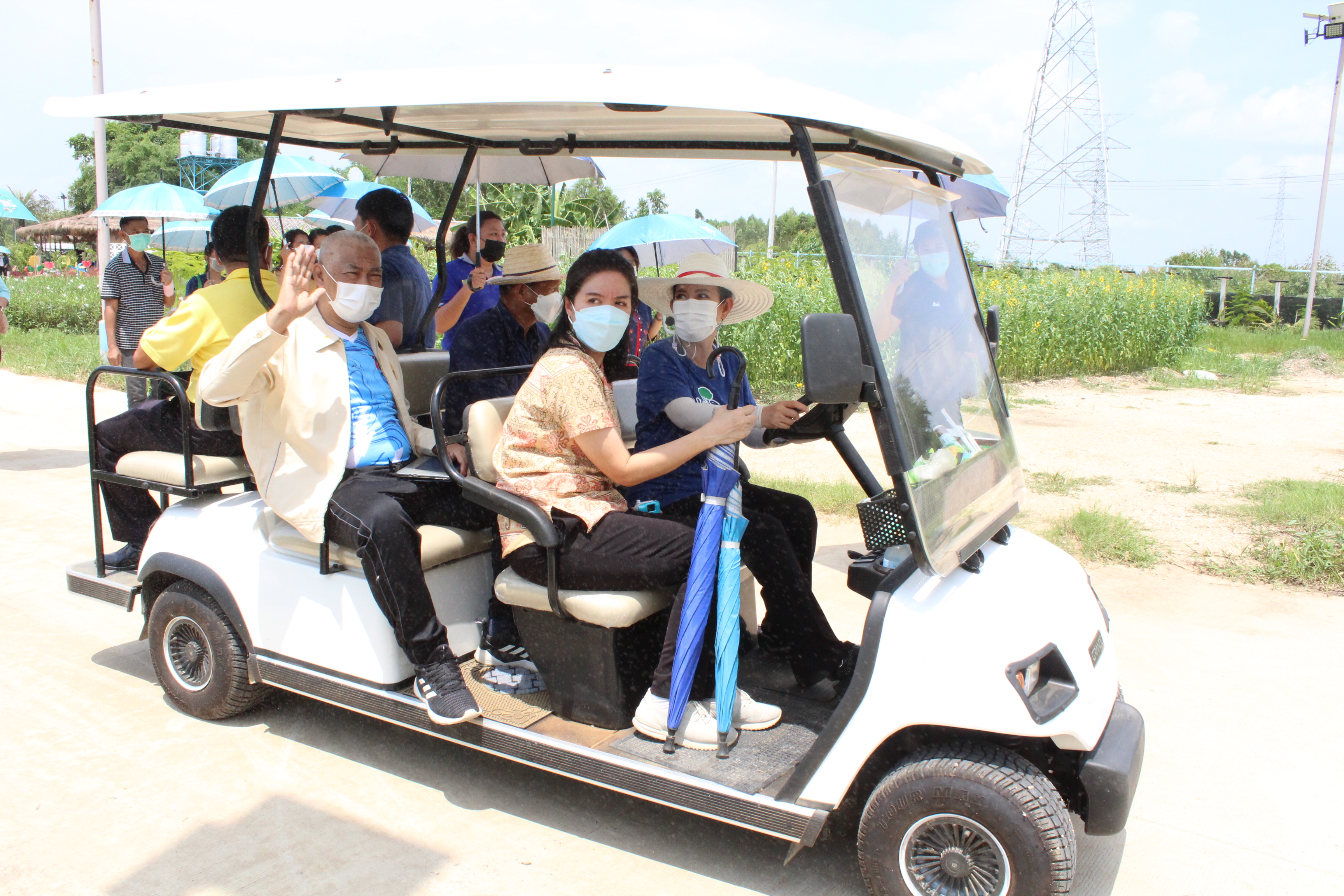 รองอธิบดีกรมการพัฒนาชุมชน ลงพื้นที่ตรวจเยี่ยมผลการดำเนินงานโครงการ “โคก หนอง นา โมเดล”