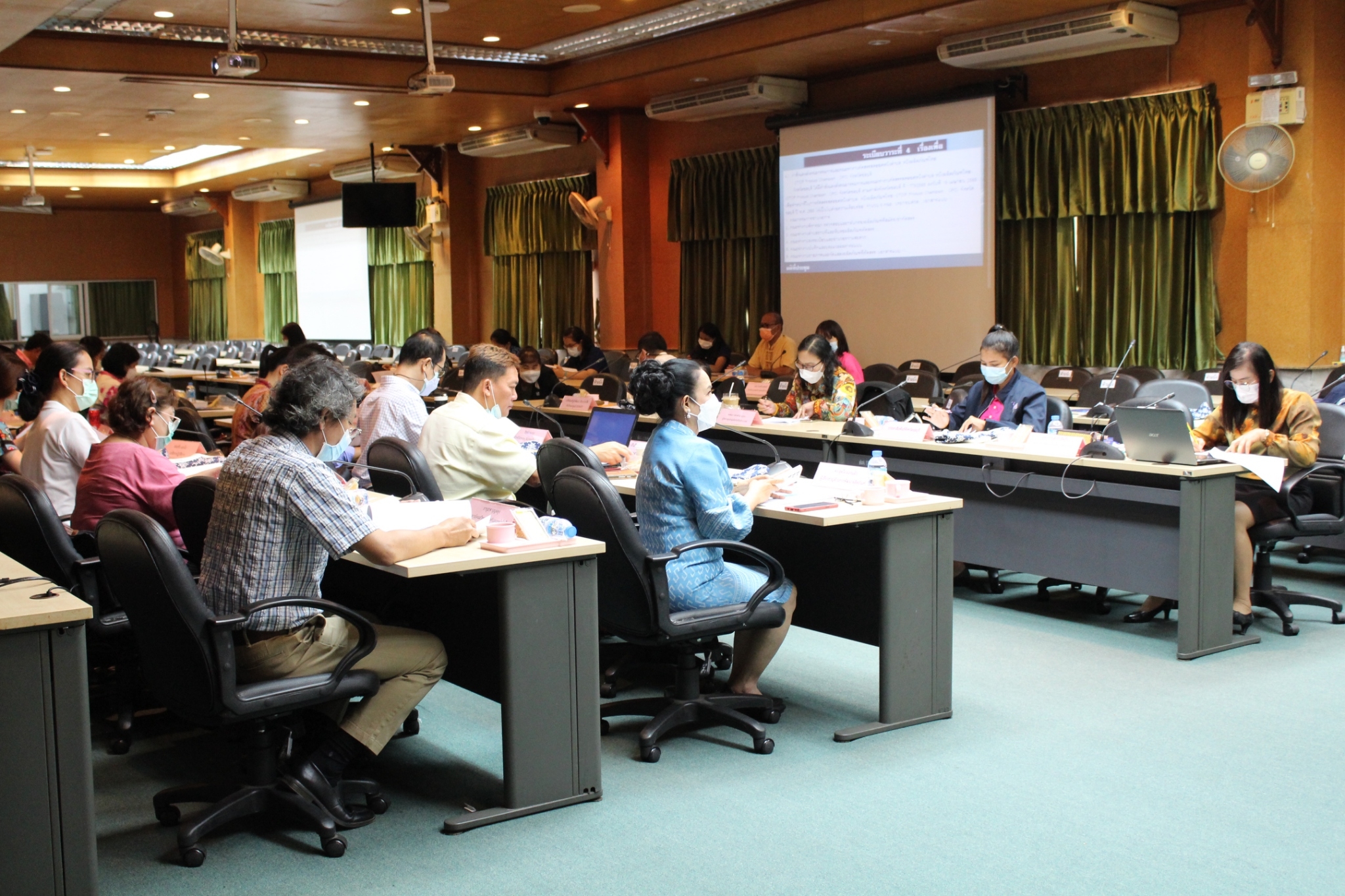 พช.ชลบุรี ประชุมเตรียมความพร้อมการคัดสรรสุดยอดหนึ่ง​ตำบล​ หนึ่ง​ผลิตภัณฑ์​ไทย​ ปี​ พ.ศ. ​2565​