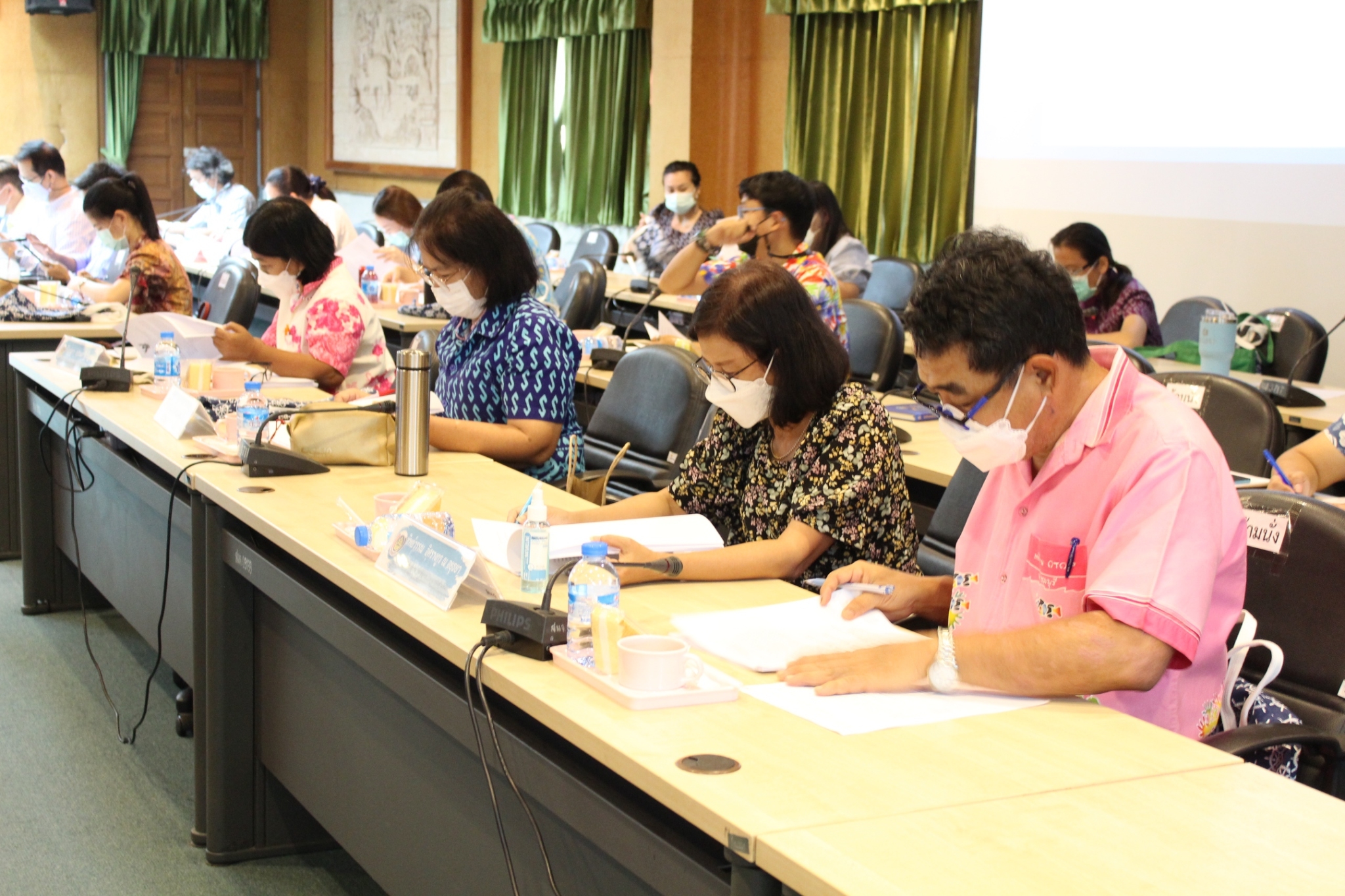 พช.ชลบุรี ประชุมเตรียมความพร้อมการคัดสรรสุดยอดหนึ่ง​ตำบล​ หนึ่ง​ผลิตภัณฑ์​ไทย​ ปี​ พ.ศ. ​2565​