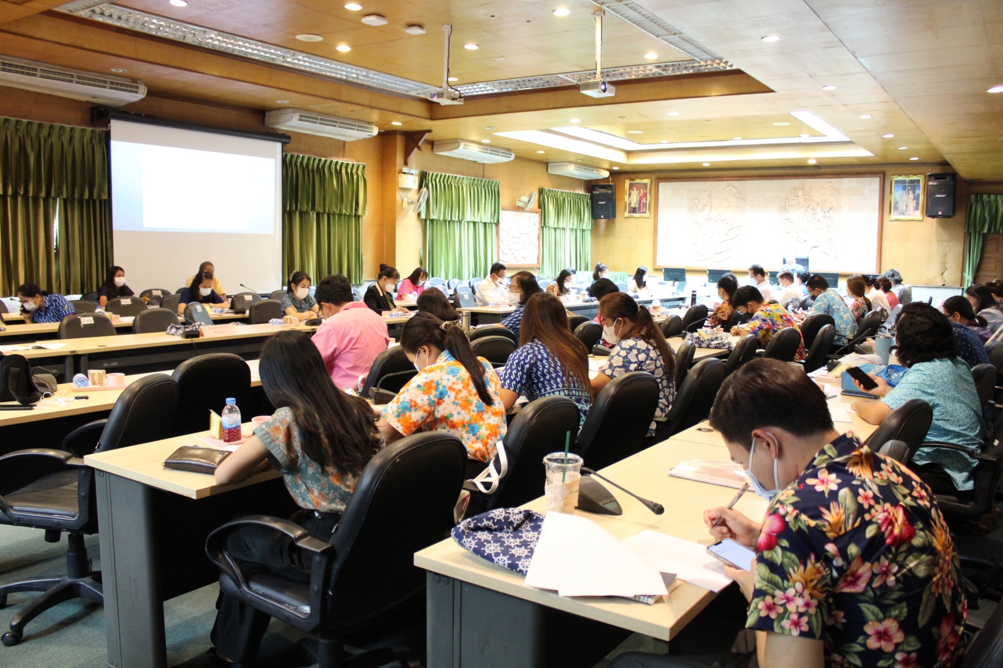 พช.ชลบุรี ประชุมเตรียมความพร้อมการคัดสรรสุดยอดหนึ่ง​ตำบล​ หนึ่ง​ผลิตภัณฑ์​ไทย​ ปี​ พ.ศ. ​2565​