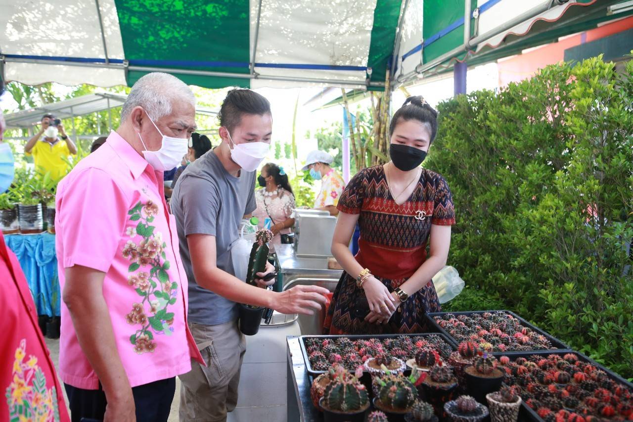 จังหวัดชลบุรี ลงพื้นที่คัดสรรกิจกรรมพัฒนาชุมชนดีเด่นระดับจังหวัด ประจำปี 2565