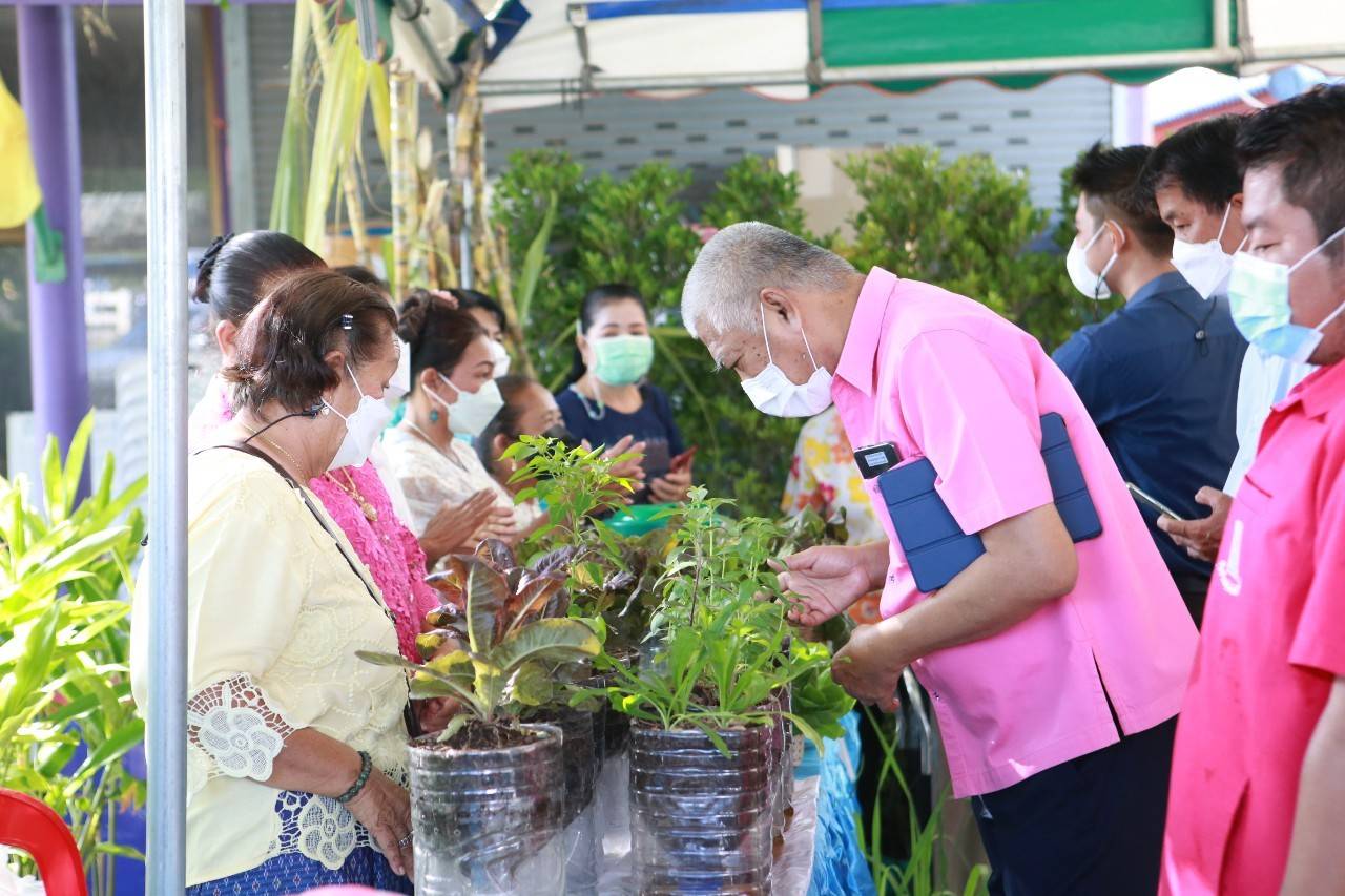 จังหวัดชลบุรี ลงพื้นที่คัดสรรกิจกรรมพัฒนาชุมชนดีเด่นระดับจังหวัด ประจำปี 2565
