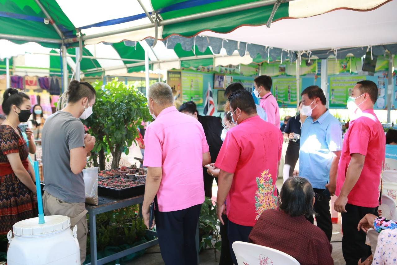 จังหวัดชลบุรี ลงพื้นที่คัดสรรกิจกรรมพัฒนาชุมชนดีเด่นระดับจังหวัด ประจำปี 2565