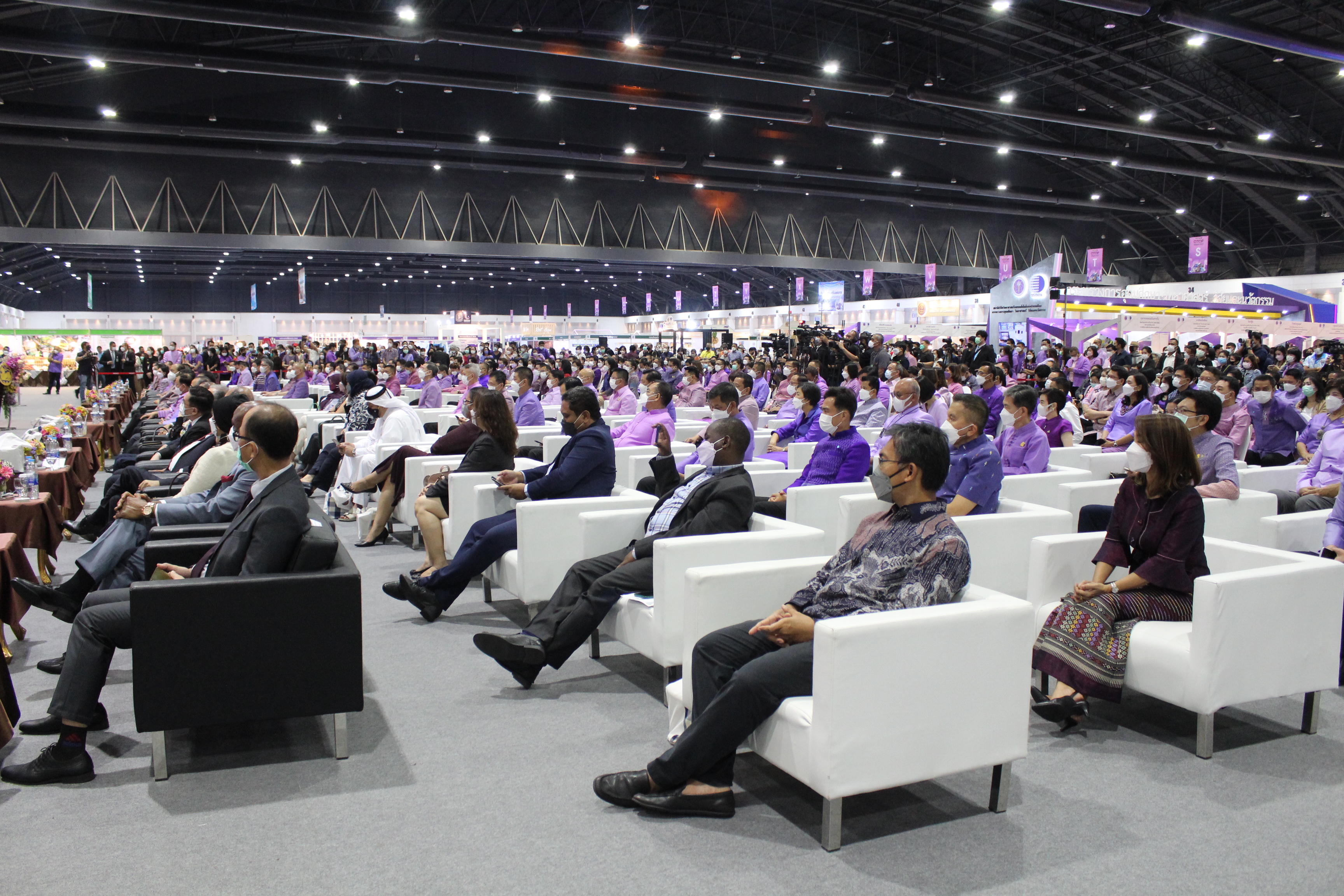 มท.1 เป็นประธานเปิดงาน OTOP MIDYEAR 2022