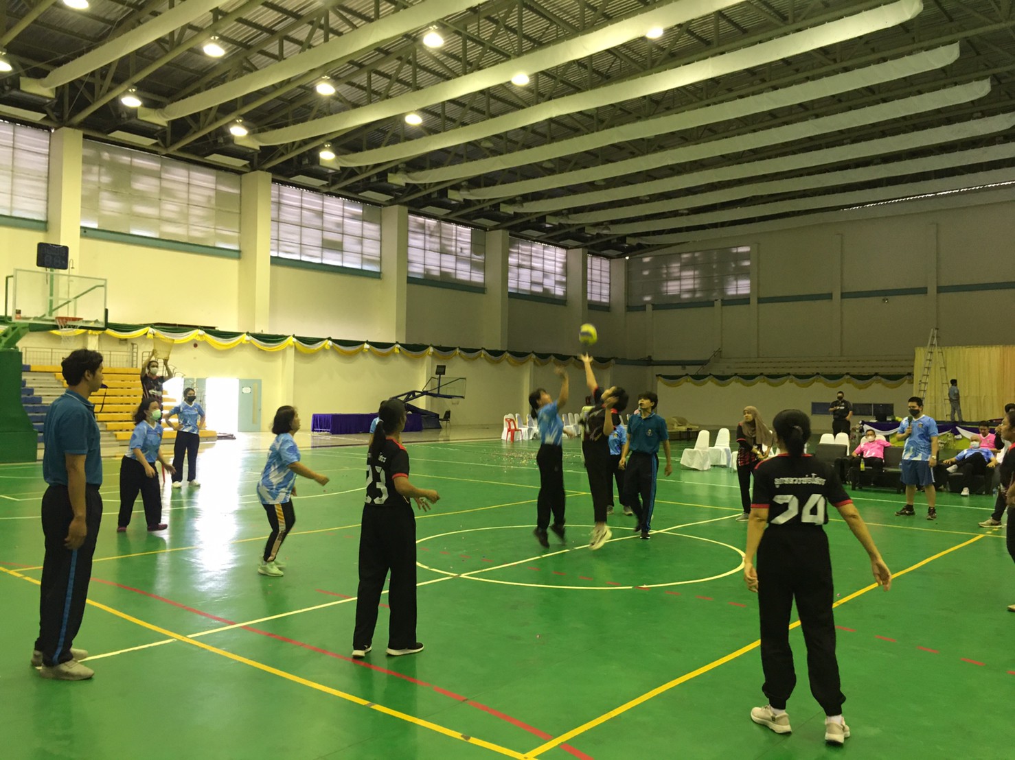 การแข่งขันกีฬาเชื่อมความสามัคคี “สานสัมพันธ์น้องพี่ 60 ปี พช.” เขตตรวจราชการที่ 8