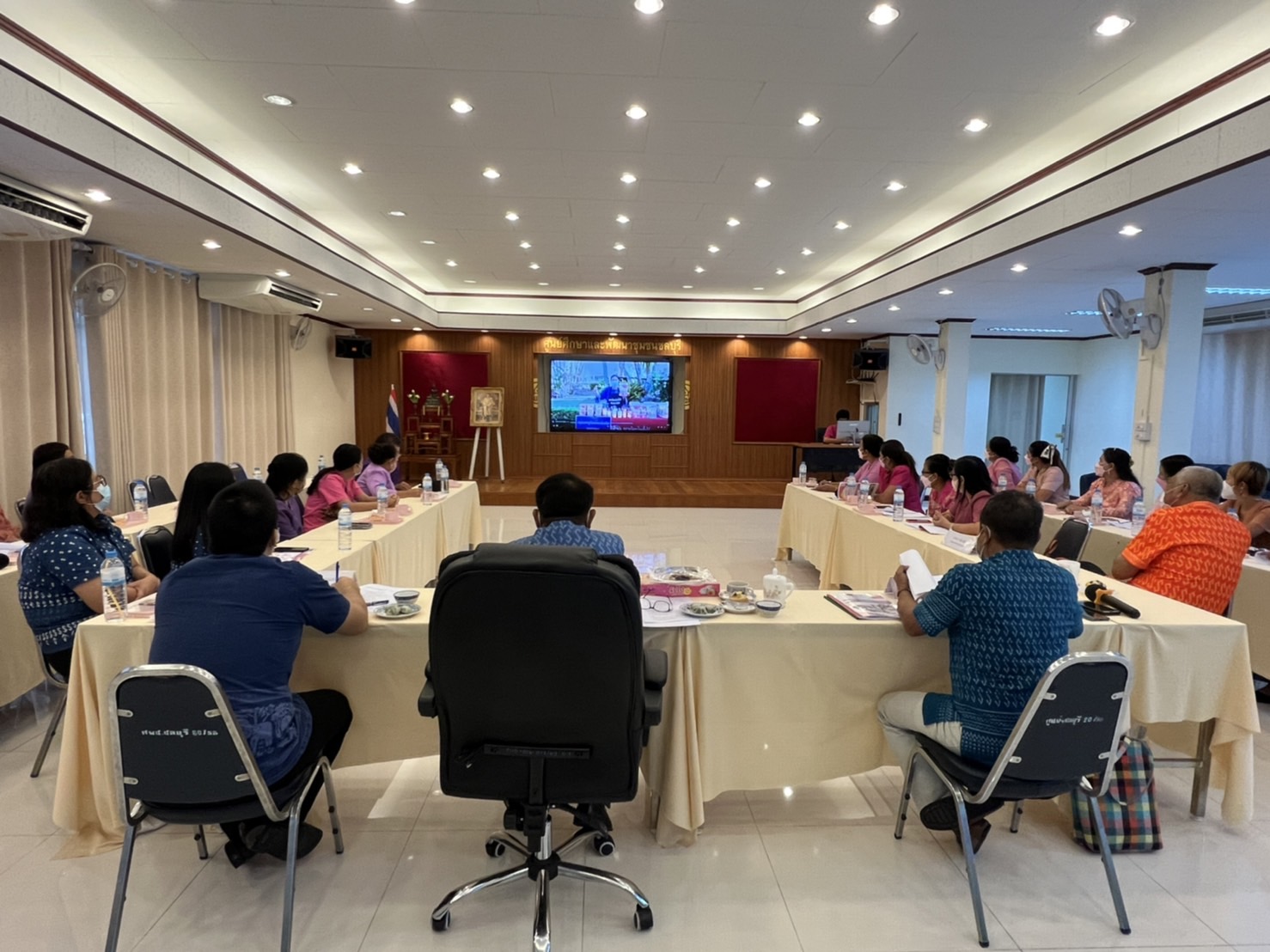 การคัดเลือกคนกองทุนพัฒนาบทบาทสตรีดีเด่นระดับเขตตรวจราชการ ประจำปี 2565