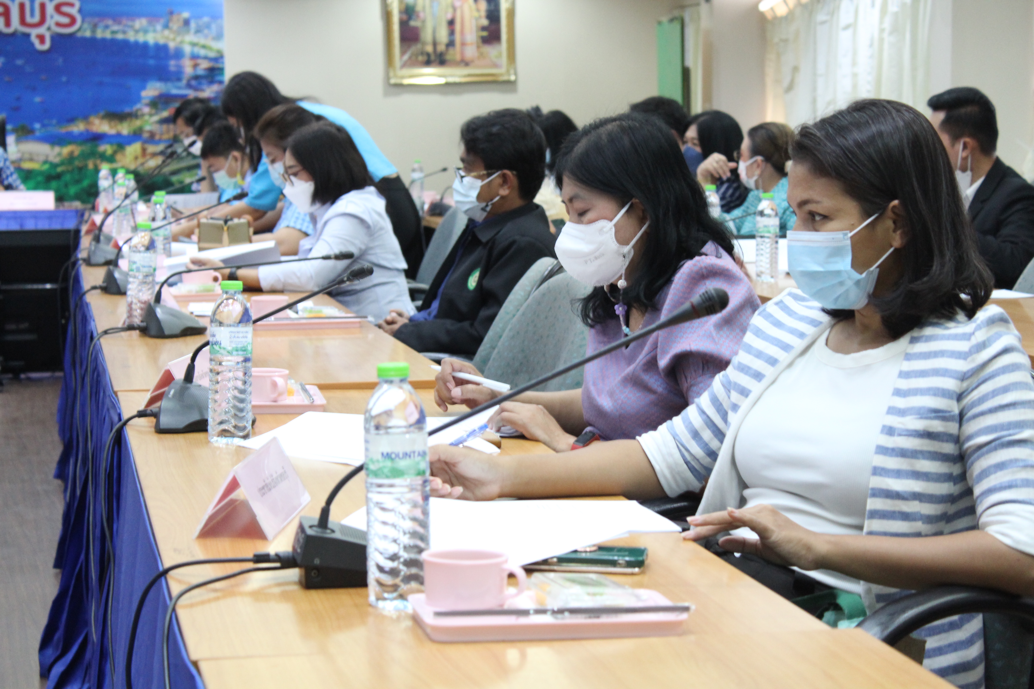 จังหวัดชลบุรีจัดประชุมรับรองผลการจัดเก็บข้อมูลความจำเป็นพื้นฐาน (จปฐ.) ปี 2565