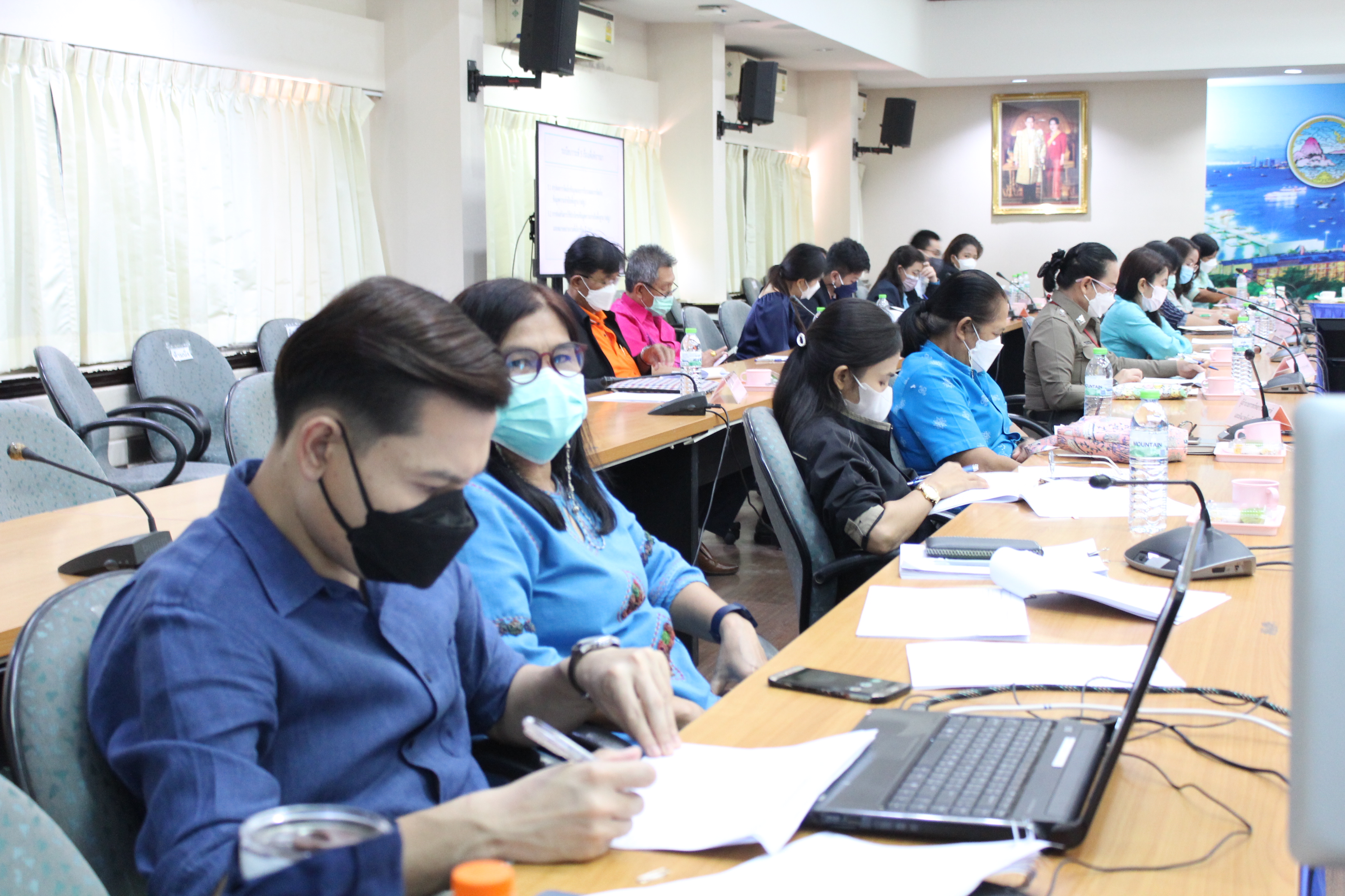 จังหวัดชลบุรีจัดประชุมรับรองผลการจัดเก็บข้อมูลความจำเป็นพื้นฐาน (จปฐ.) ปี 2565