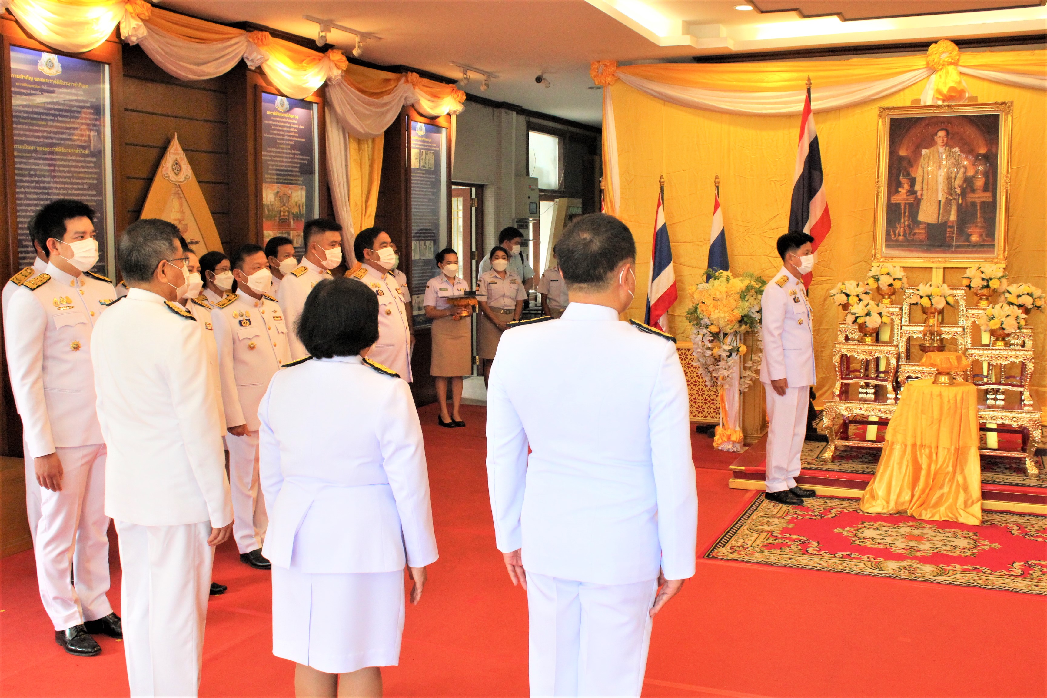 ผู้ว่าราชการจังหวัดชลบุรีเป็นประธานในพิธีมอบเครื่องหมาย “รักษาดินแดนยิ่งชีพ”