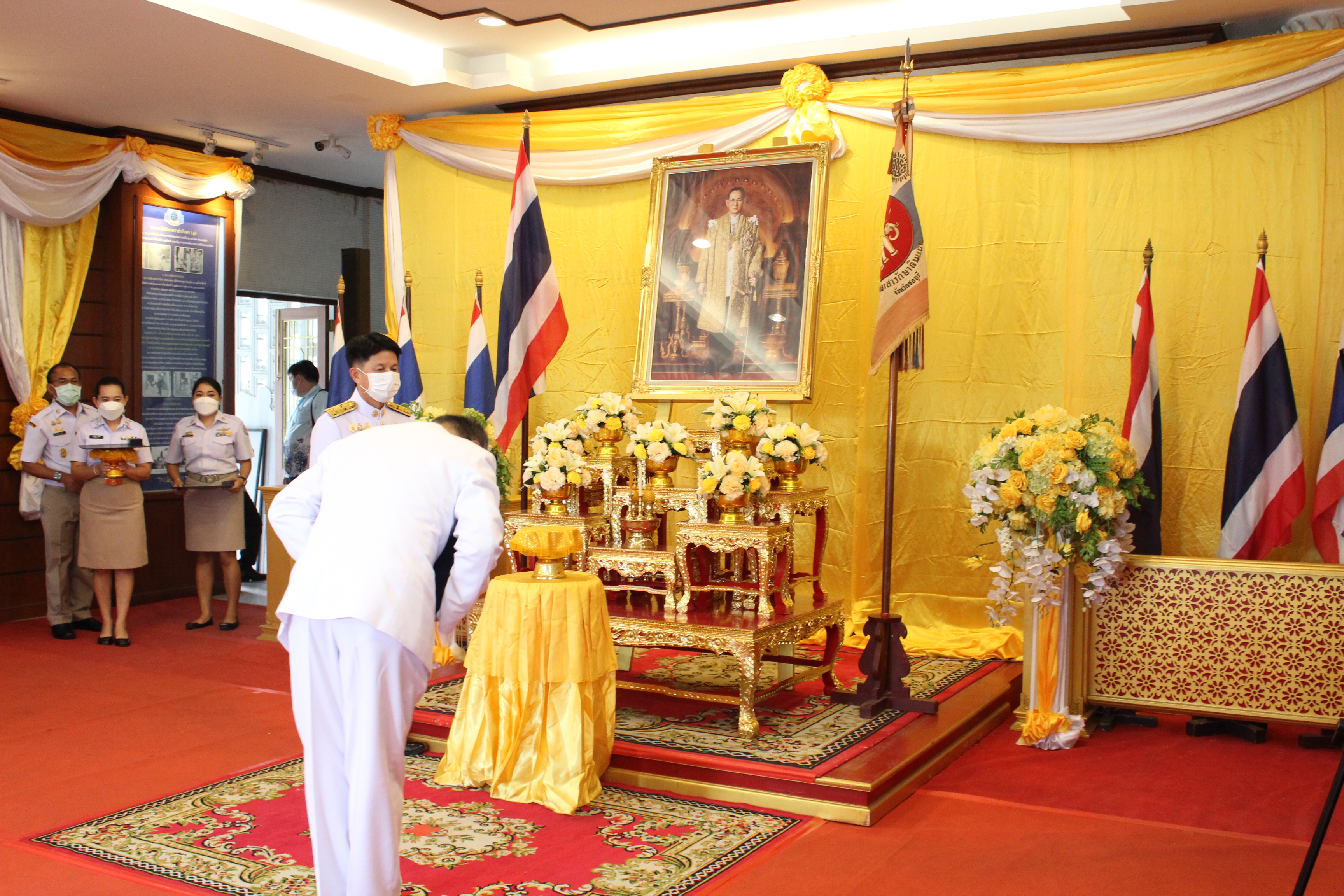 ผู้ว่าราชการจังหวัดชลบุรีเป็นประธานในพิธีมอบเครื่องหมาย “รักษาดินแดนยิ่งชีพ”