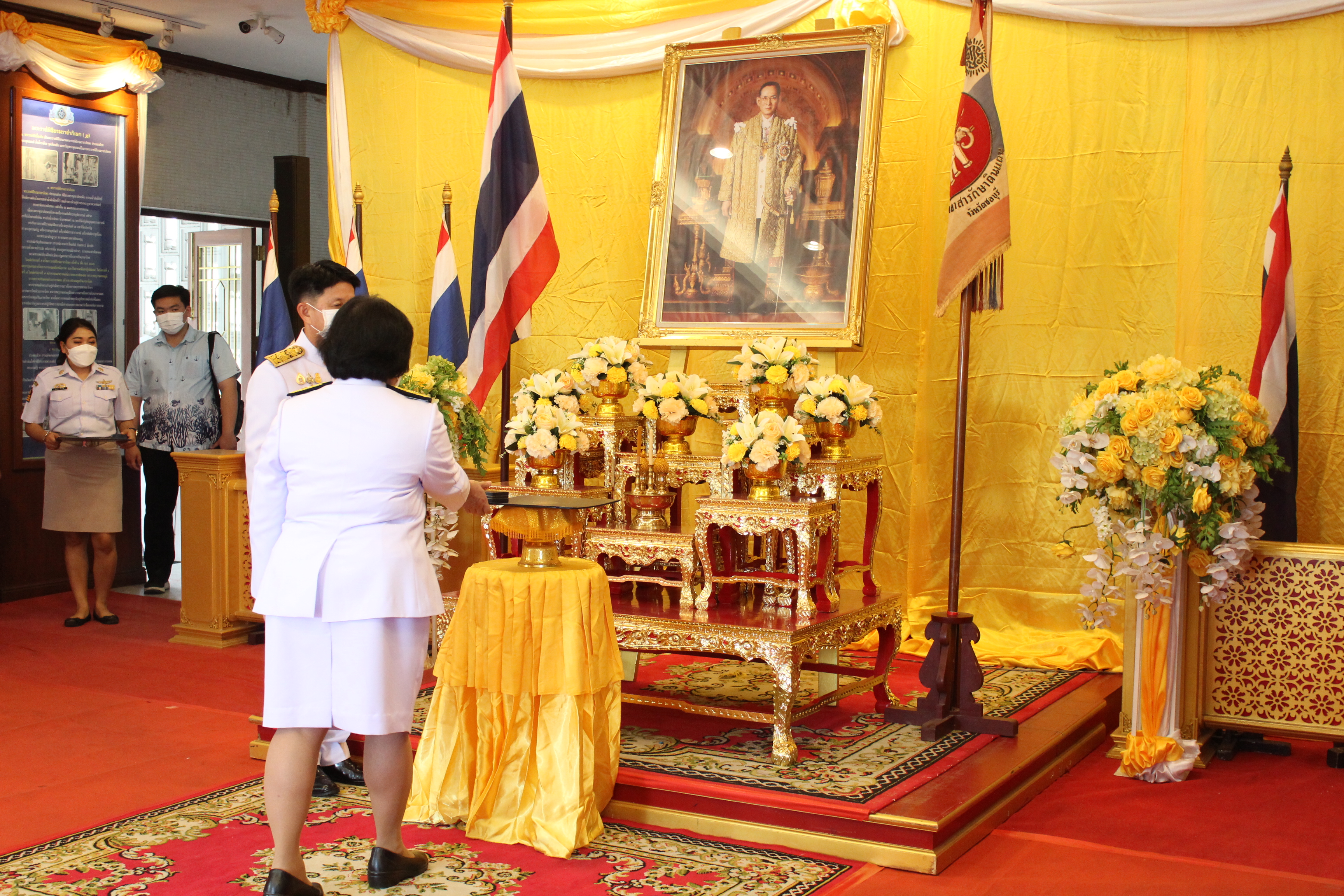 ผู้ว่าราชการจังหวัดชลบุรีเป็นประธานในพิธีมอบเครื่องหมาย “รักษาดินแดนยิ่งชีพ”