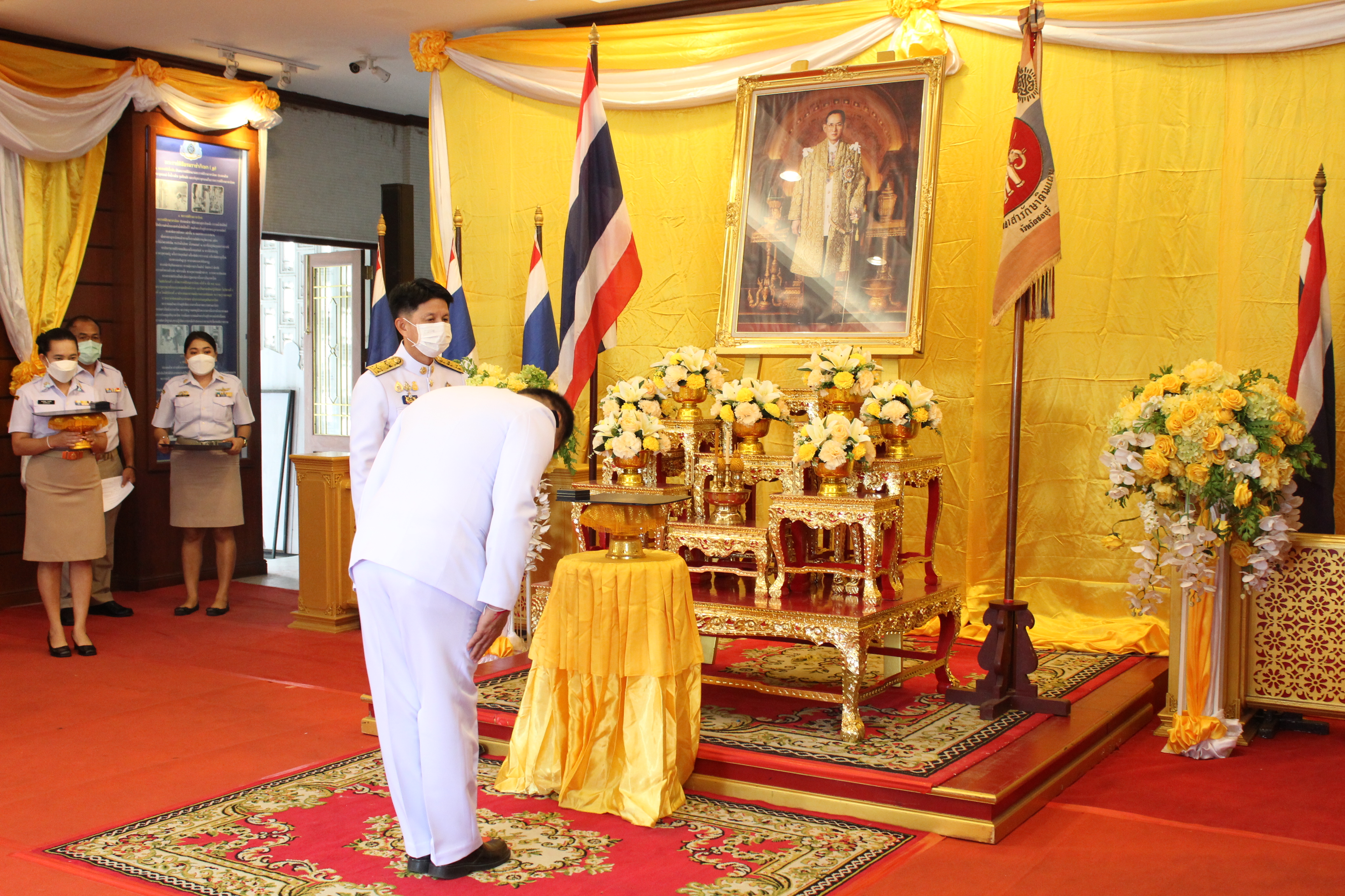 ผู้ว่าราชการจังหวัดชลบุรีเป็นประธานในพิธีมอบเครื่องหมาย “รักษาดินแดนยิ่งชีพ”