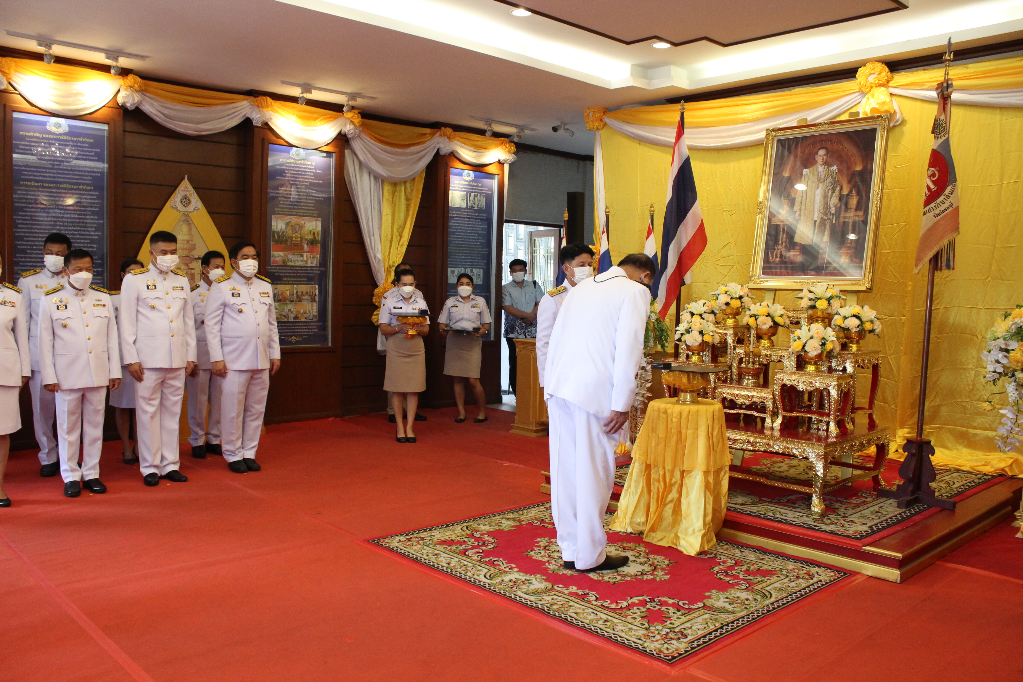 ผู้ว่าราชการจังหวัดชลบุรีเป็นประธานในพิธีมอบเครื่องหมาย “รักษาดินแดนยิ่งชีพ”