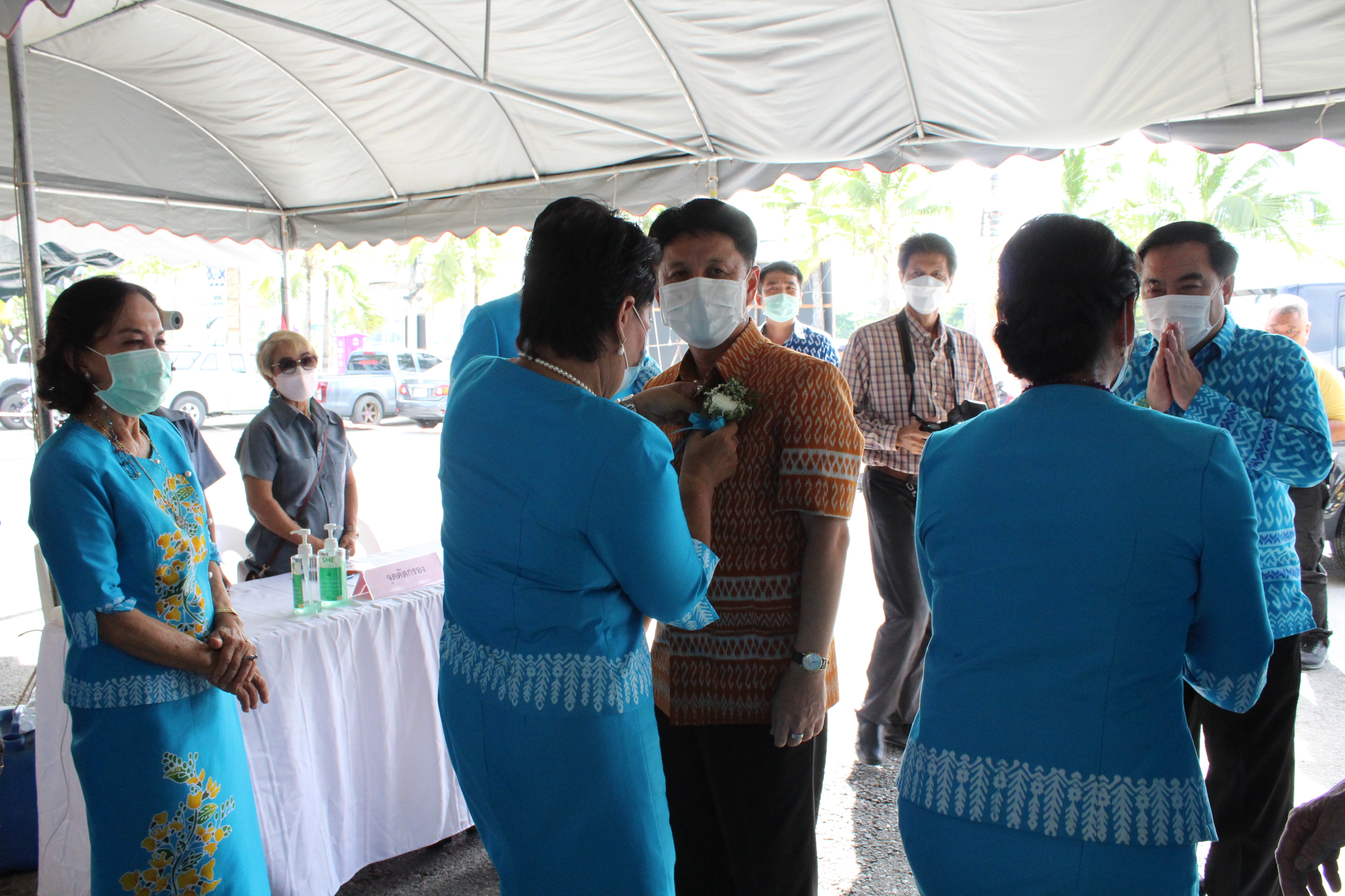 ผู้ว่าฯ ชลบุรี เปิดงานมหกรรม “ชม ชิม ช็อป OTOP ชลบุรี” ปี 2565