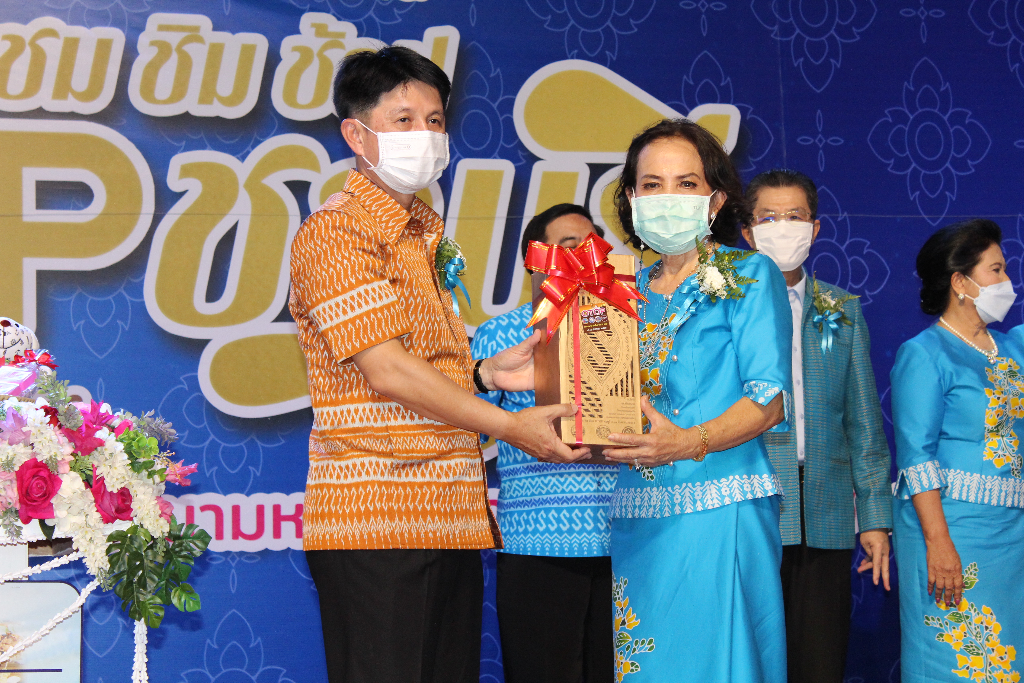 ผู้ว่าฯ ชลบุรี เปิดงานมหกรรม “ชม ชิม ช็อป OTOP ชลบุรี” ปี 2565