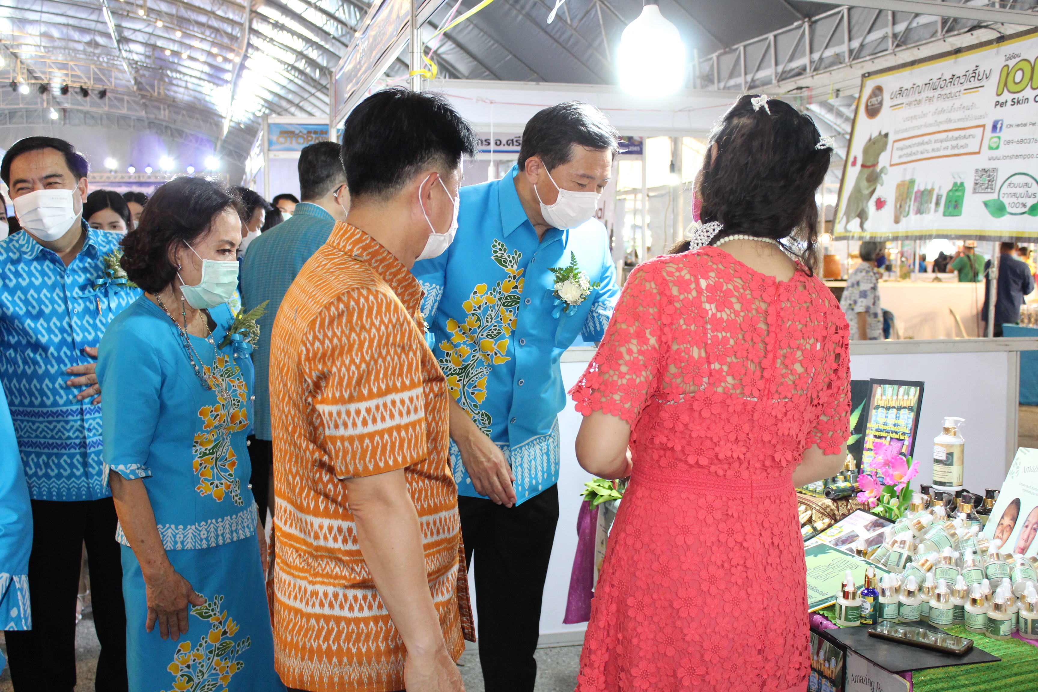 ผู้ว่าฯ ชลบุรี เปิดงานมหกรรม “ชม ชิม ช็อป OTOP ชลบุรี” ปี 2565